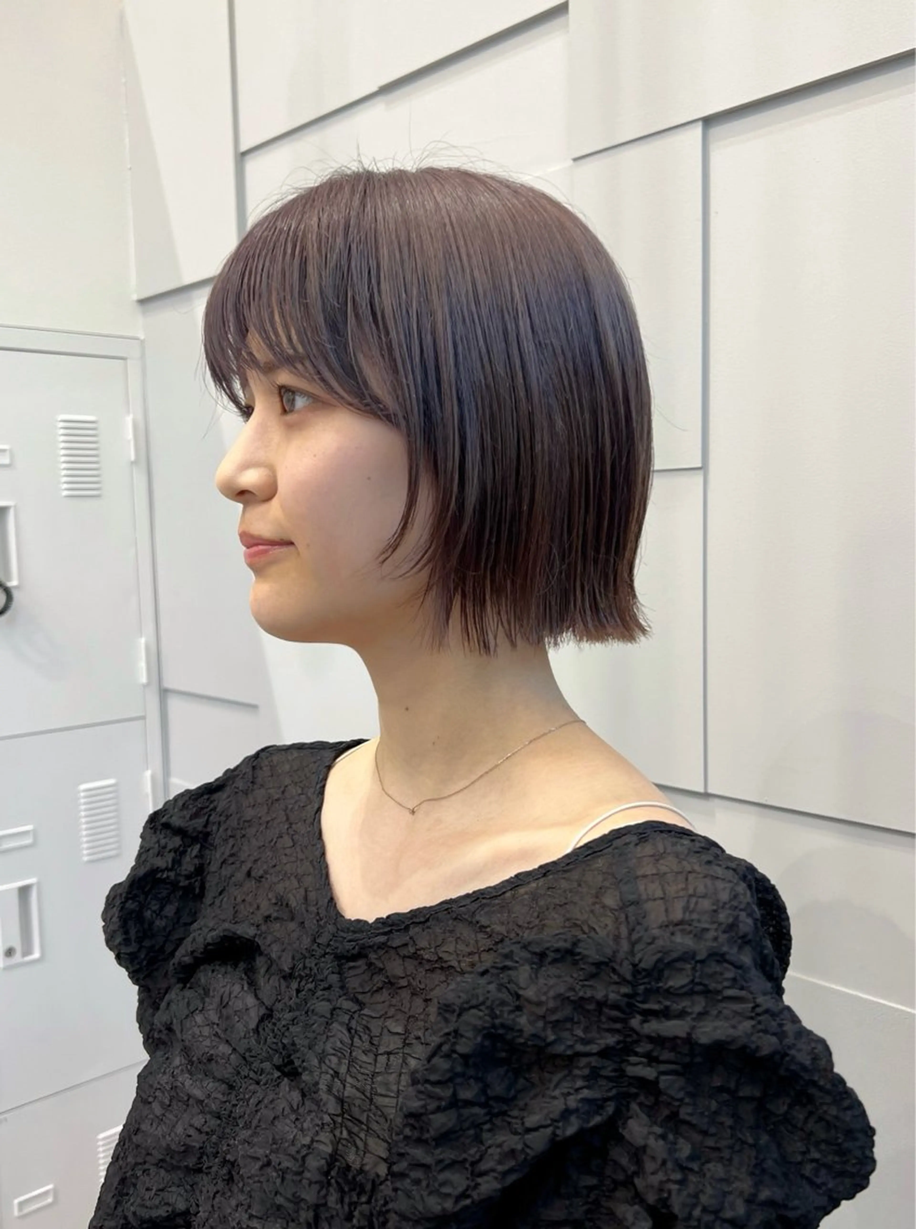 ショート カラー ブリーチ グレージュ ラベンダーカラー ラベンダーグレージュ ラベンダーグレー 柏木  彩花のヘアスタイル