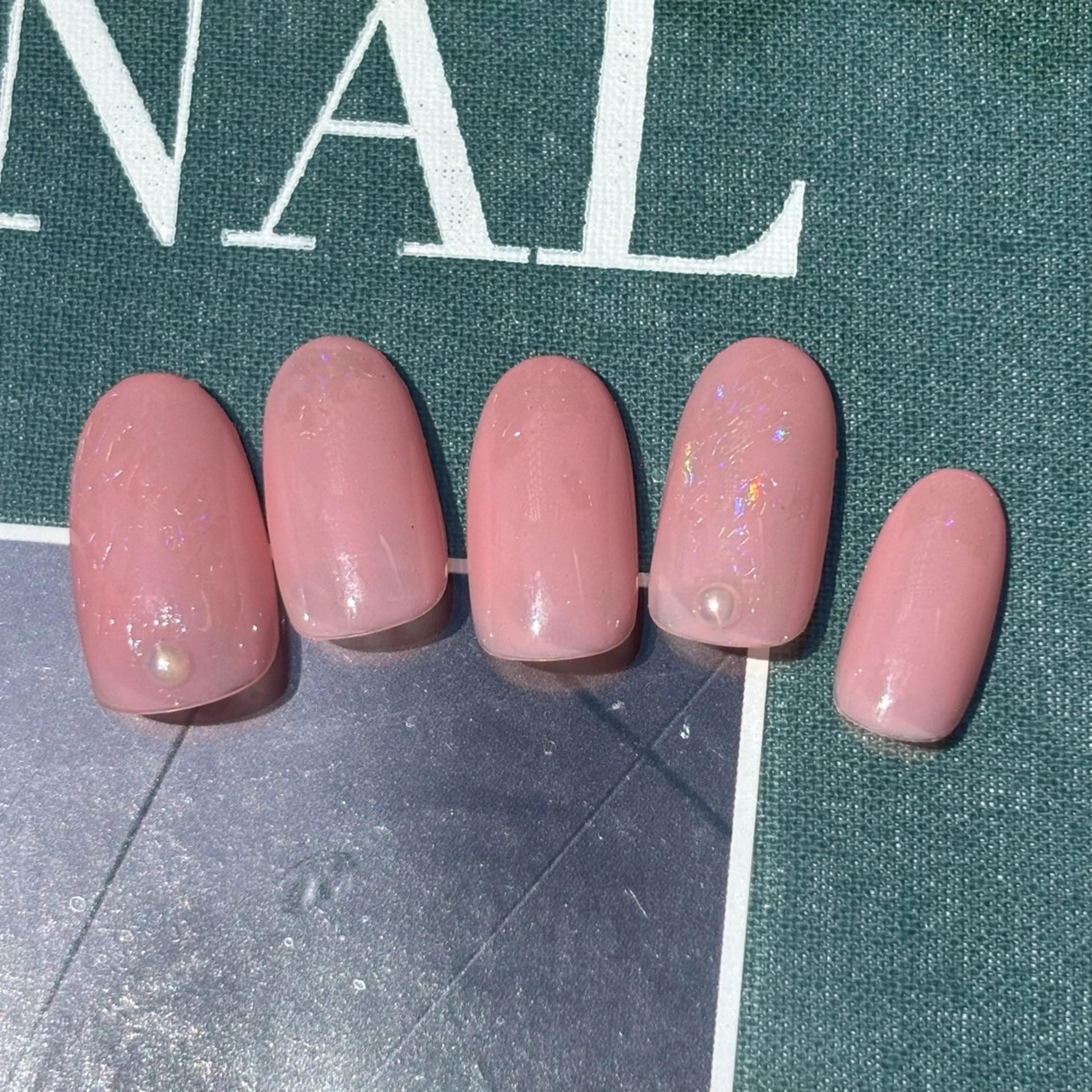 ネイル オーロラネイル オフィスネイル ピンク ease所属・ease (イーズ)のネイルデザイン