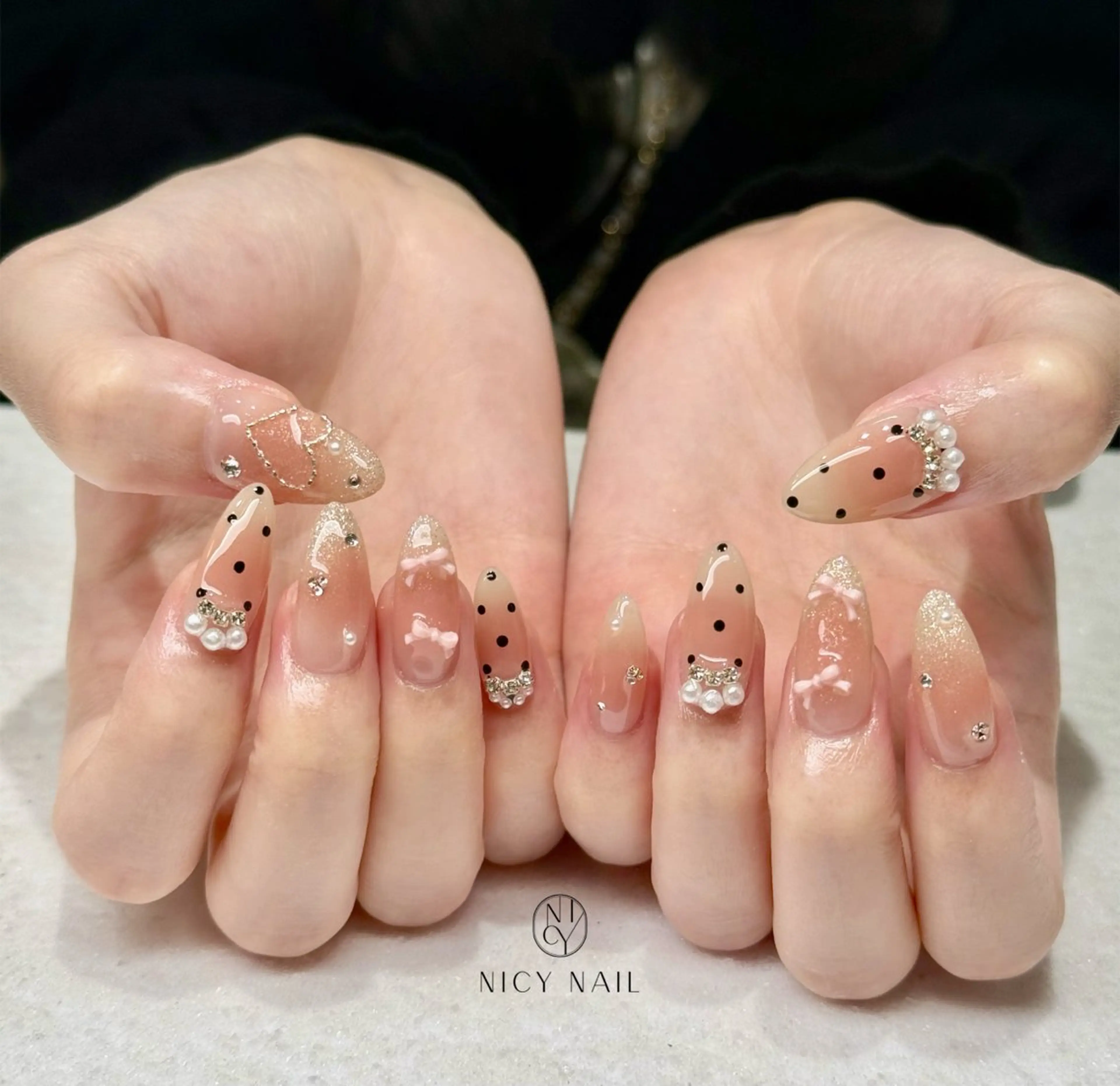 ネイル アートネイル オーロラネイル ブルー チークネイル フットネイル ハンドネイル Yurin_NICY 池袋のネイルデザイン