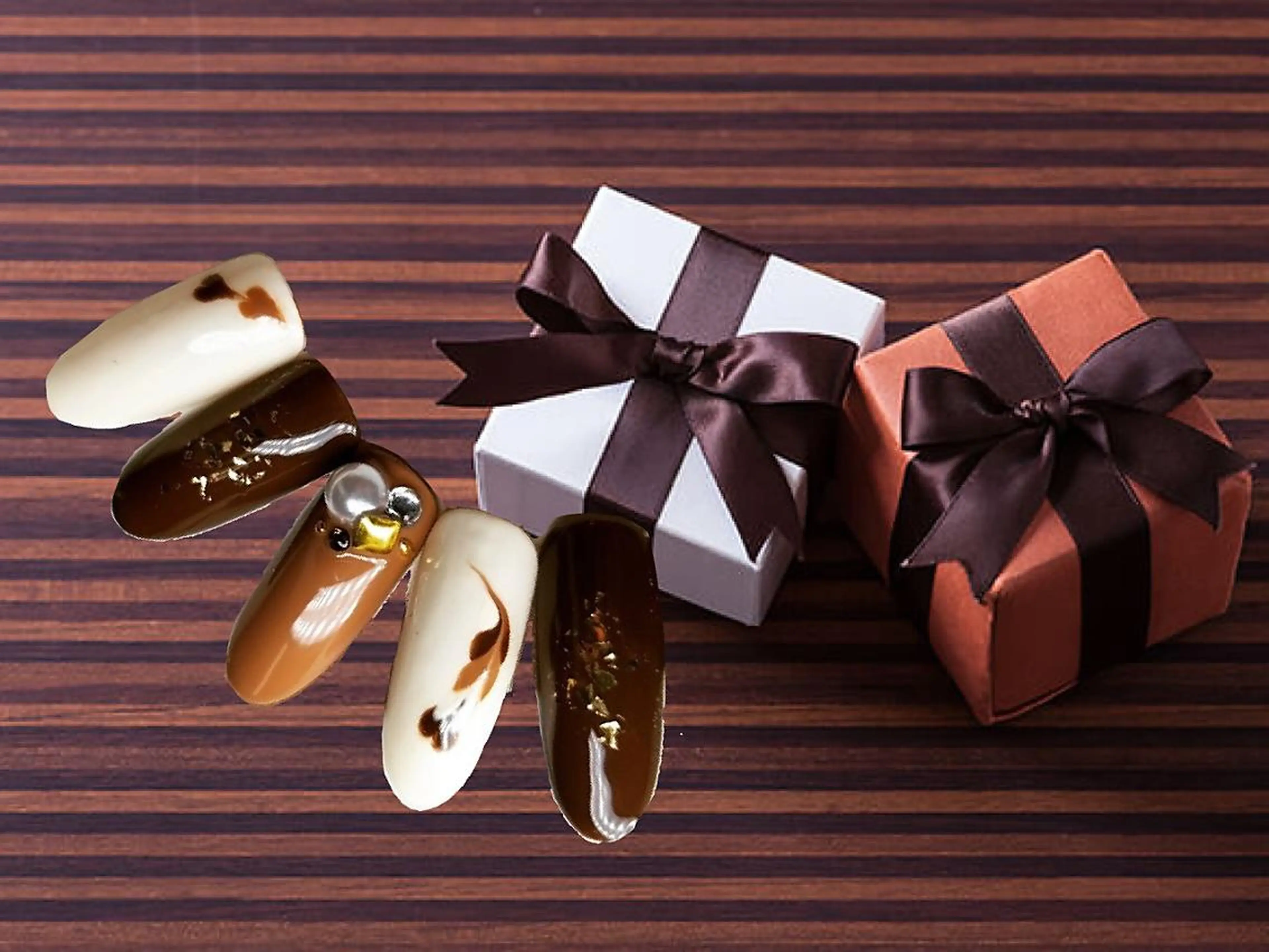 ネイル 伊藤 アップネイルのネイルデザイン