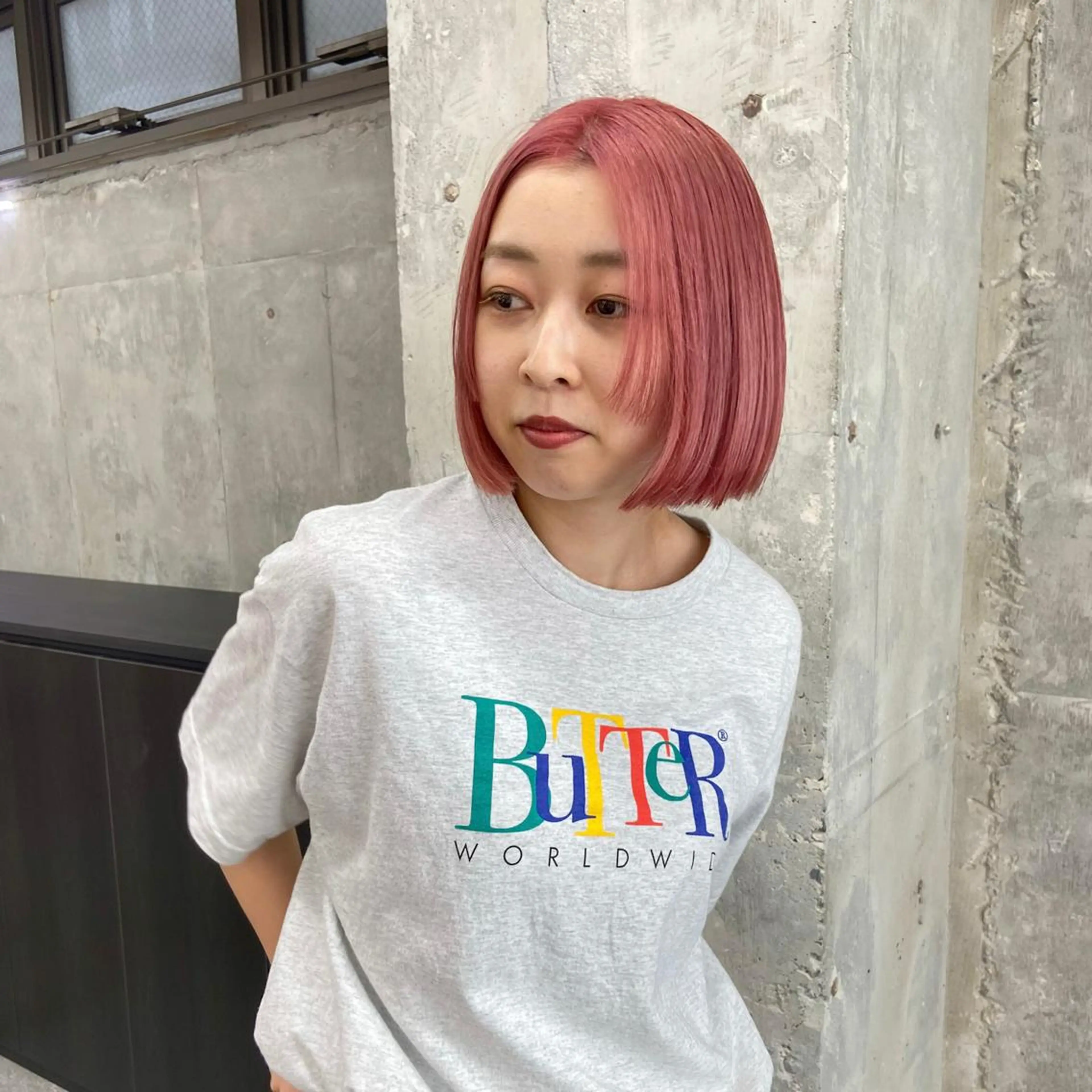 ミディアム ヘアカラー トリートメント 岡本康平/ボブ /ブリーチ/レイヤーのヘアスタイル