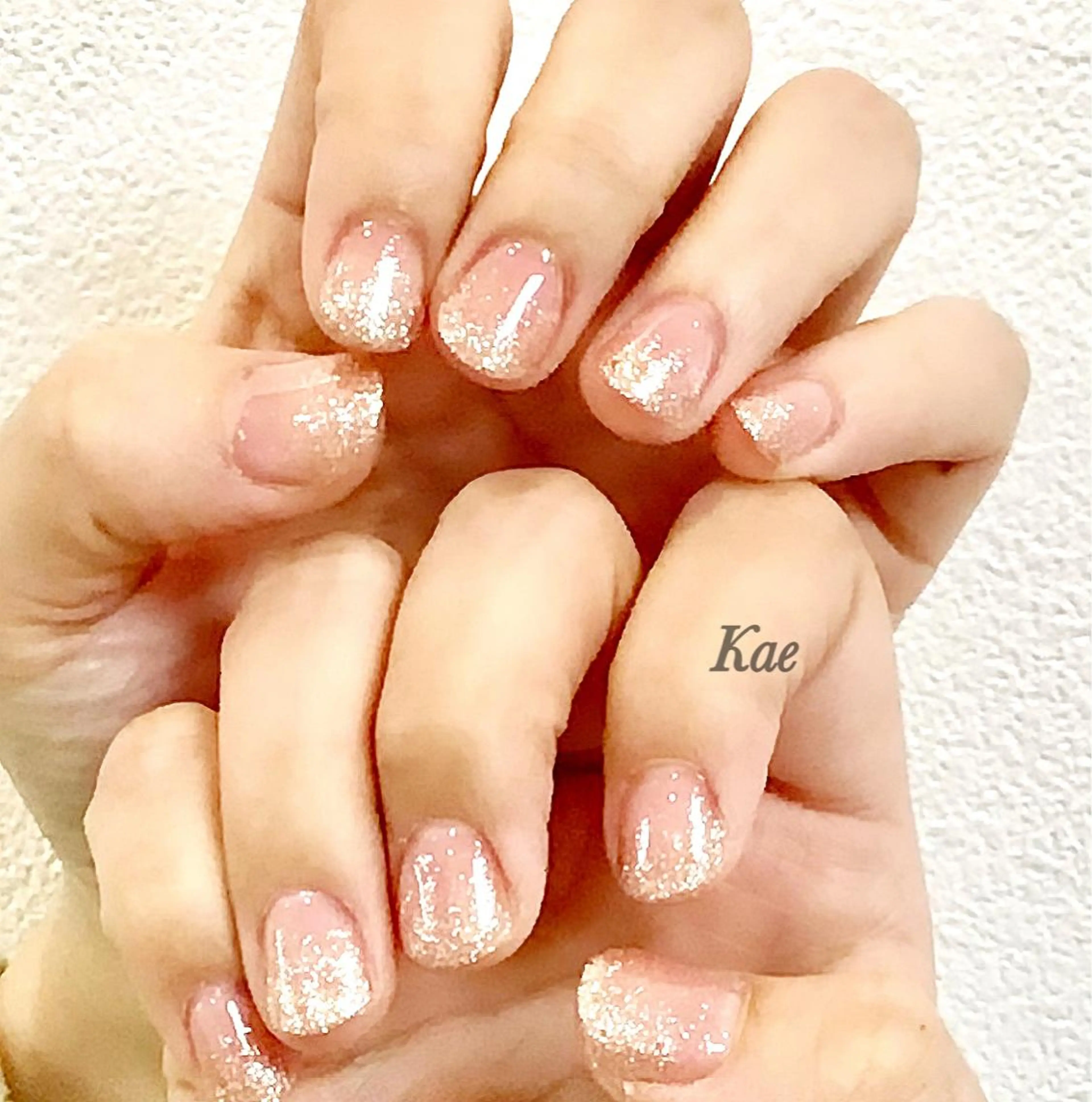 ネイル ゴールド グラデーション ラメ(グリッター) ラメグラデーション 赤色 kae _nail所属・Kae Nailのネイルデザイン
