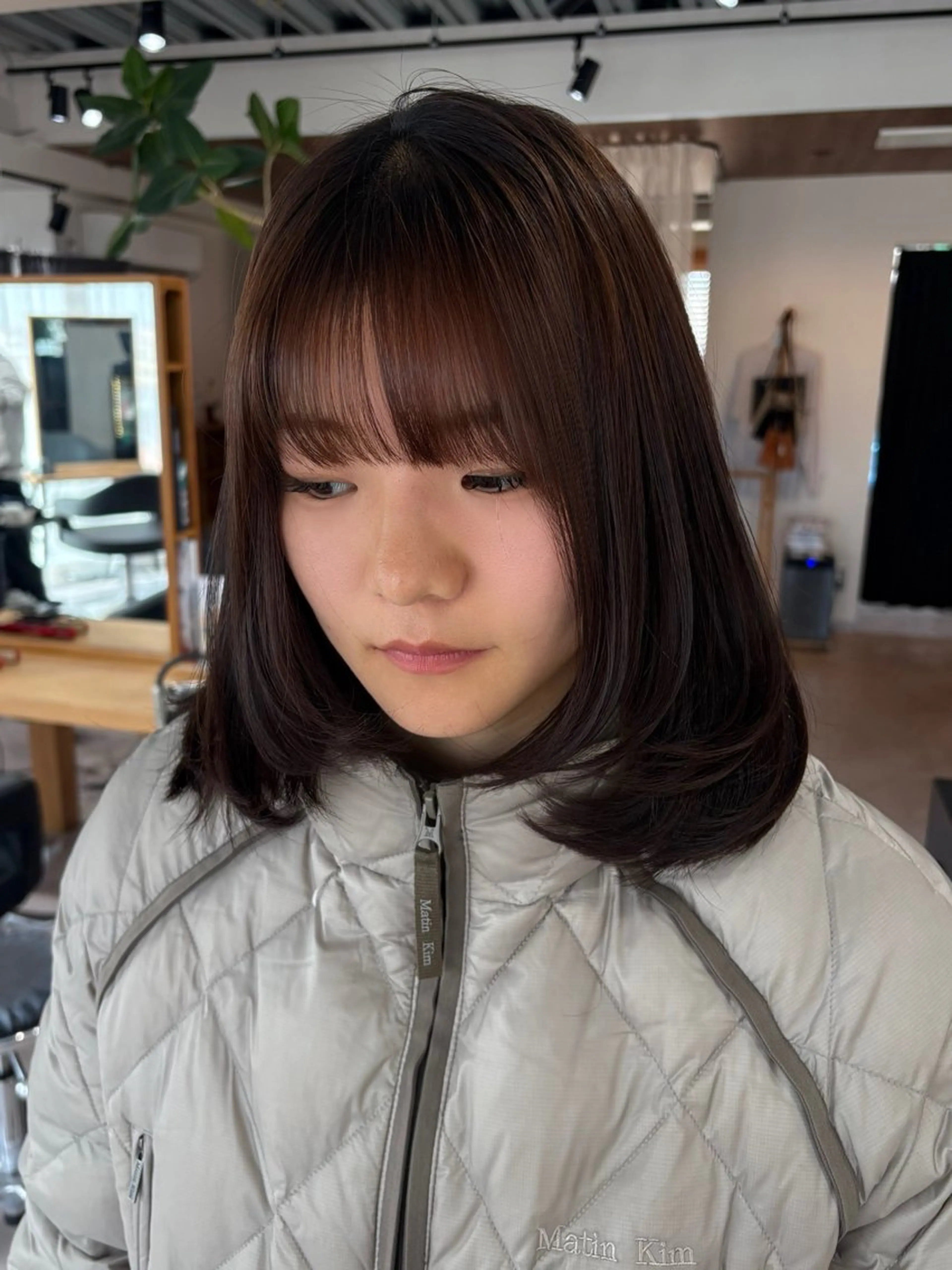 ミディアム ミディアムレイヤー レイヤーカット カット aina / n.w.hのヘアスタイル