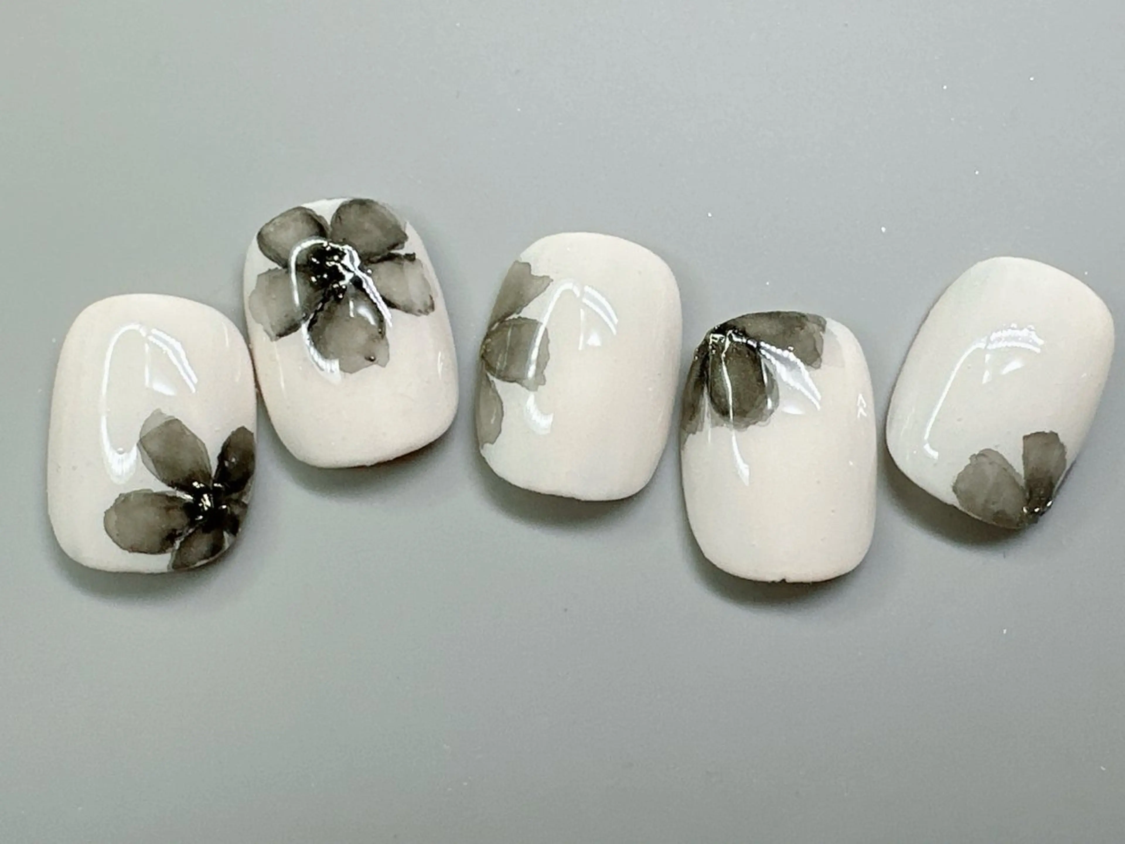 ネイル ハンドネイル Mia 自宅ネイルサロンのネイルデザイン