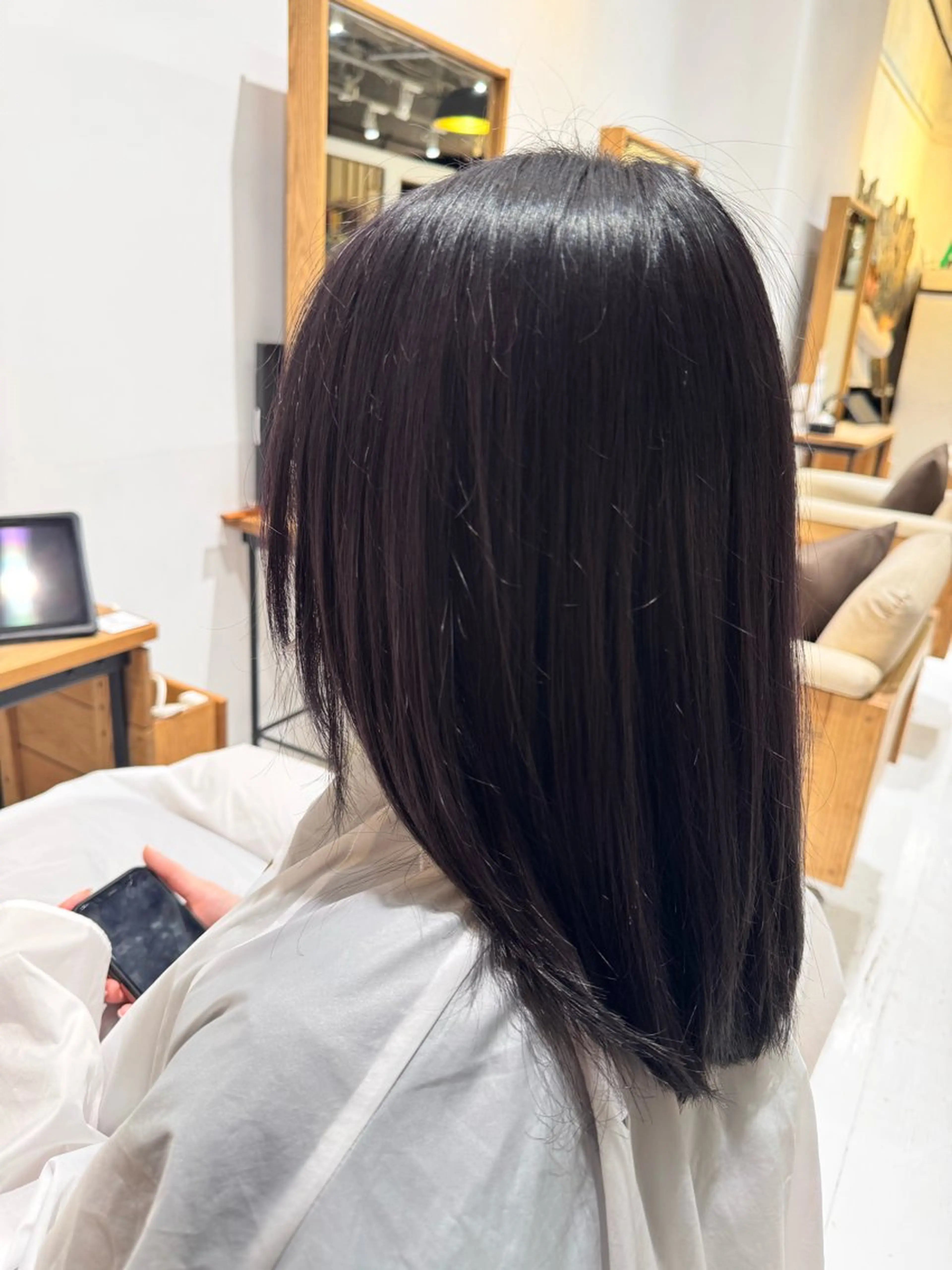 セミロング ヘアカラー 中嶋 瞳のヘアスタイル