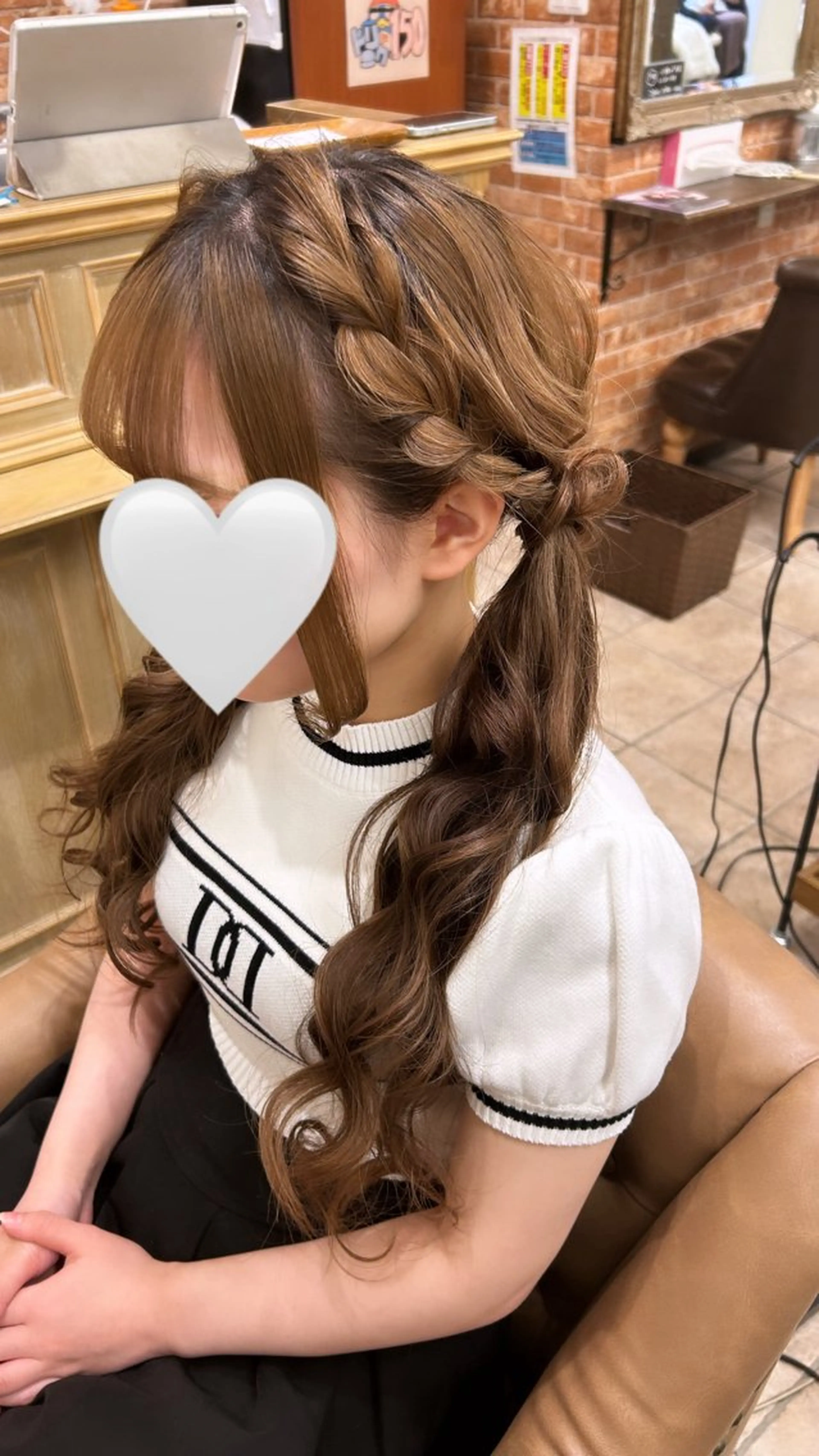 ロング ツインテール ヘアメイクドールズ所属・dolls Ririkaのヘアスタイル