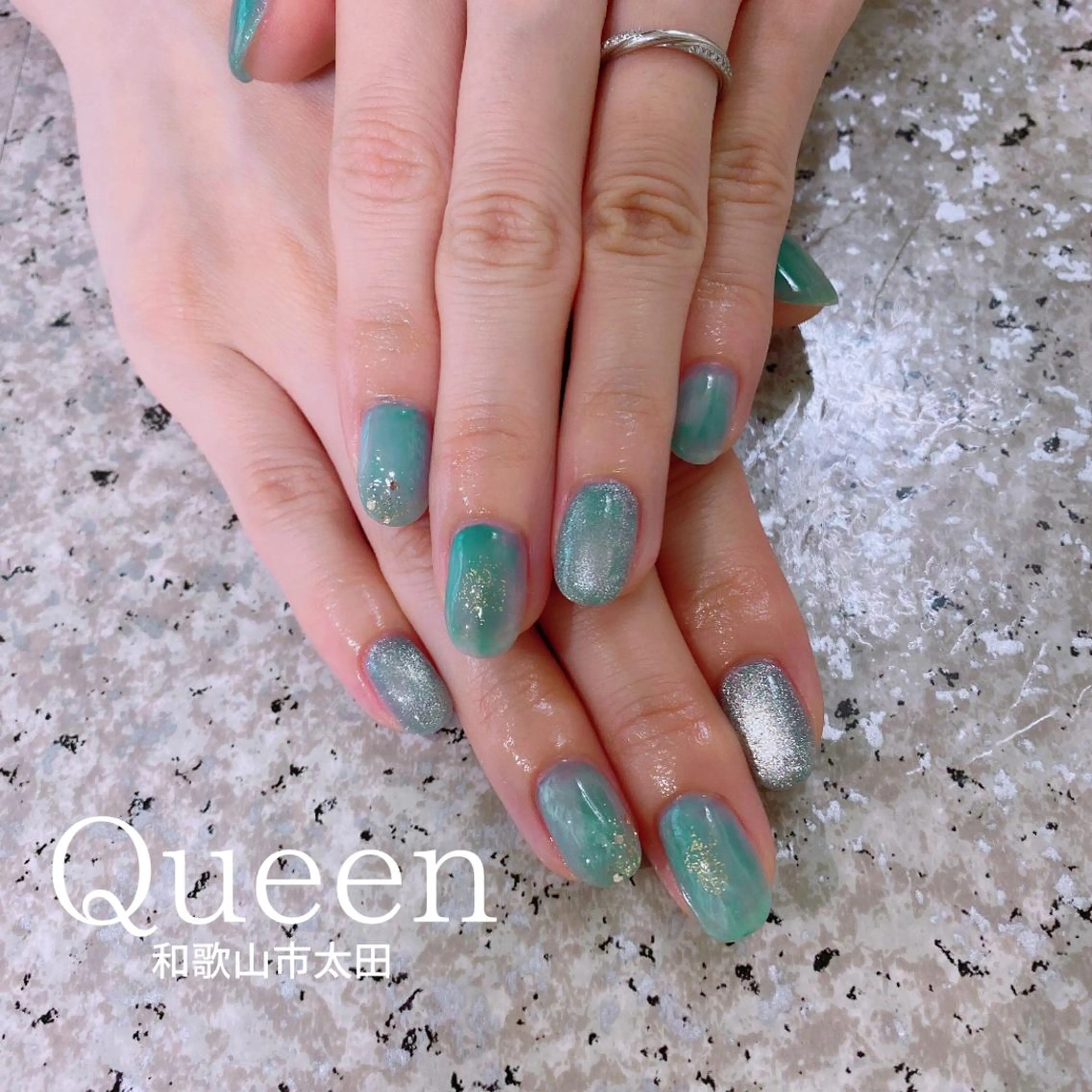 ネイル アートネイル ブルー グリーン 氷ネイル・うるうるネイル ラメ(グリッター) 菊地 千奈のエステ・リラクイメージ