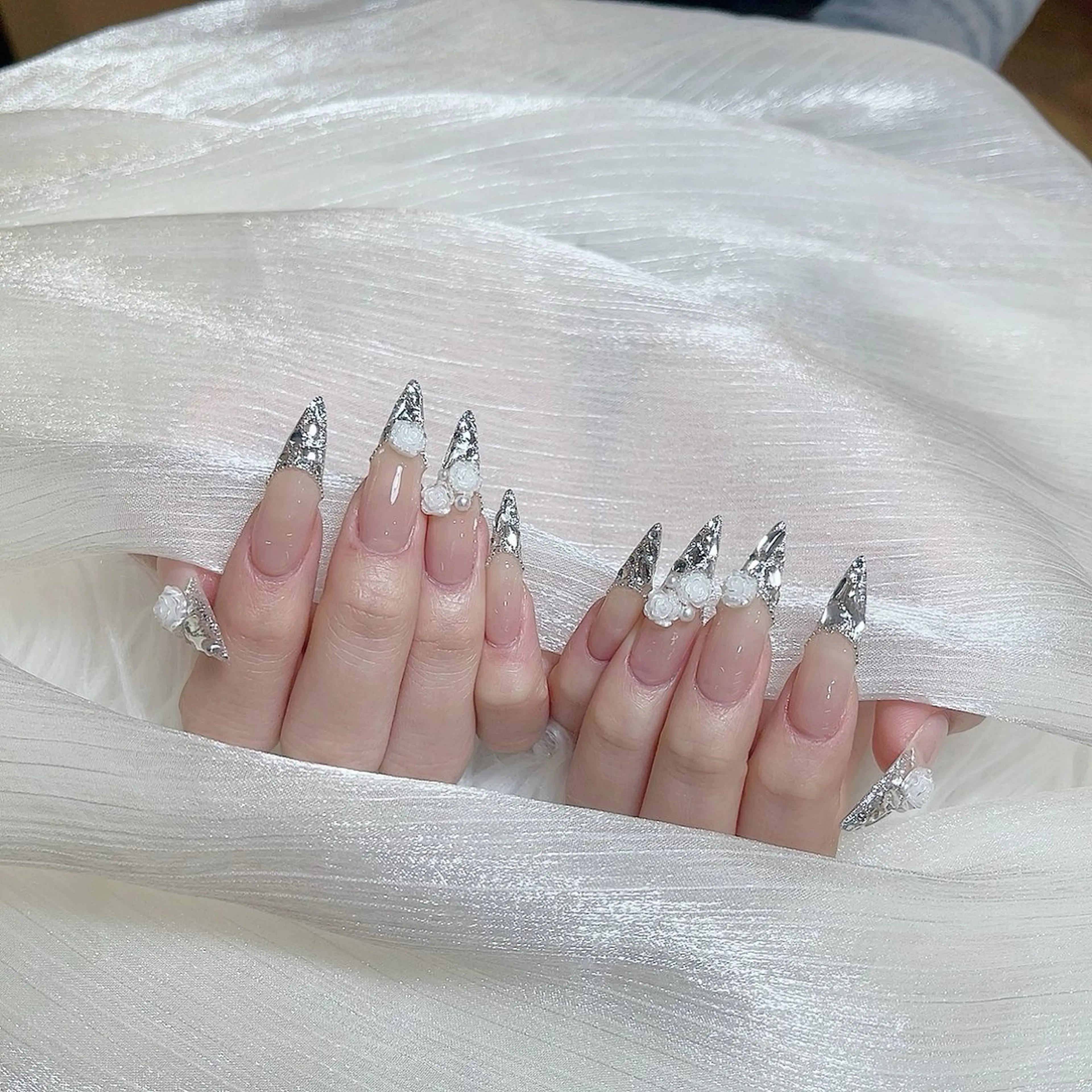 ミディアム ハンドネイル Chiin Nailのネイルデザイン