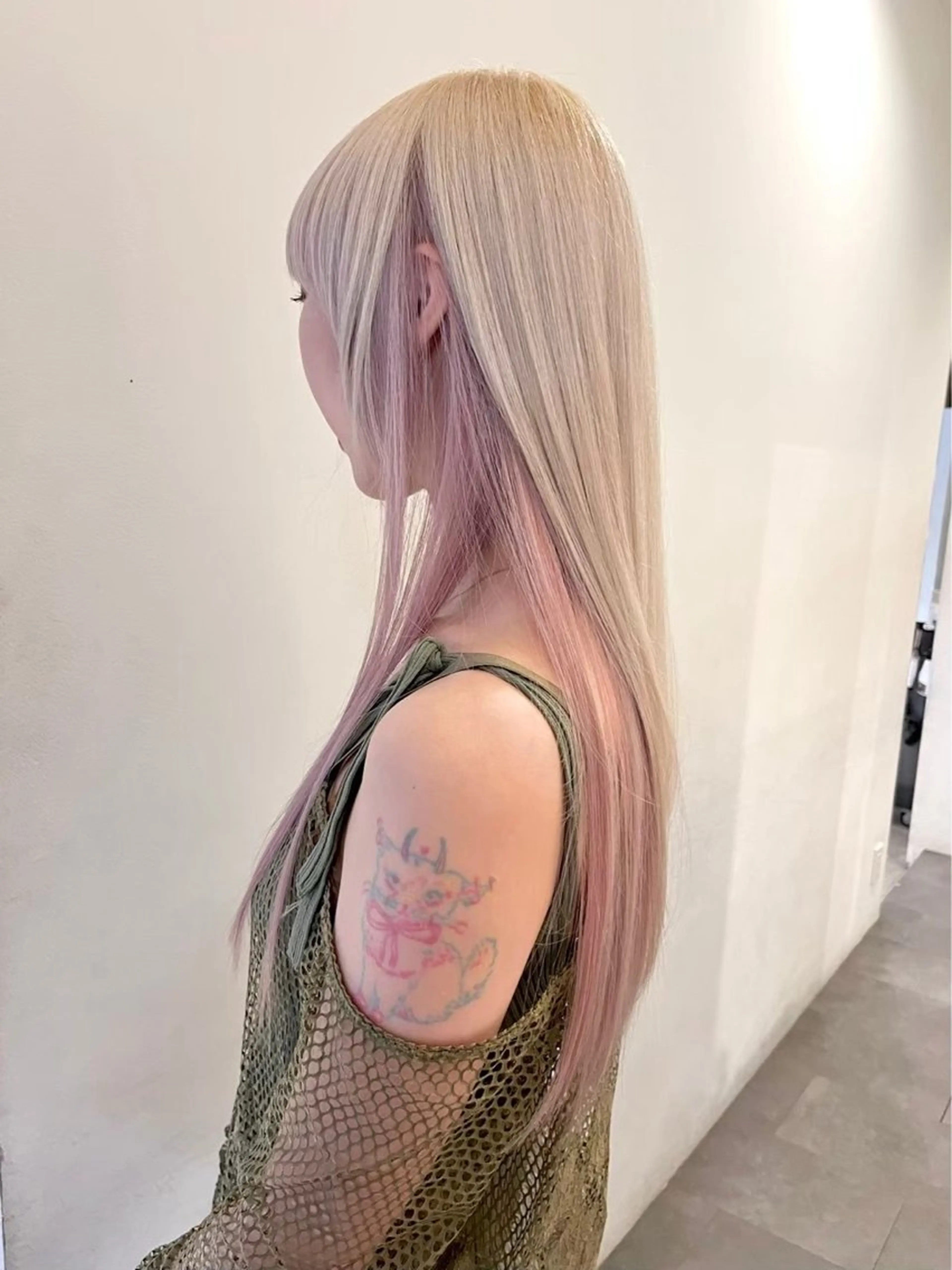 ロング カラー ヘアカラー Kurt by deco所属・hana /ハイトーンカラーのヘアスタイル