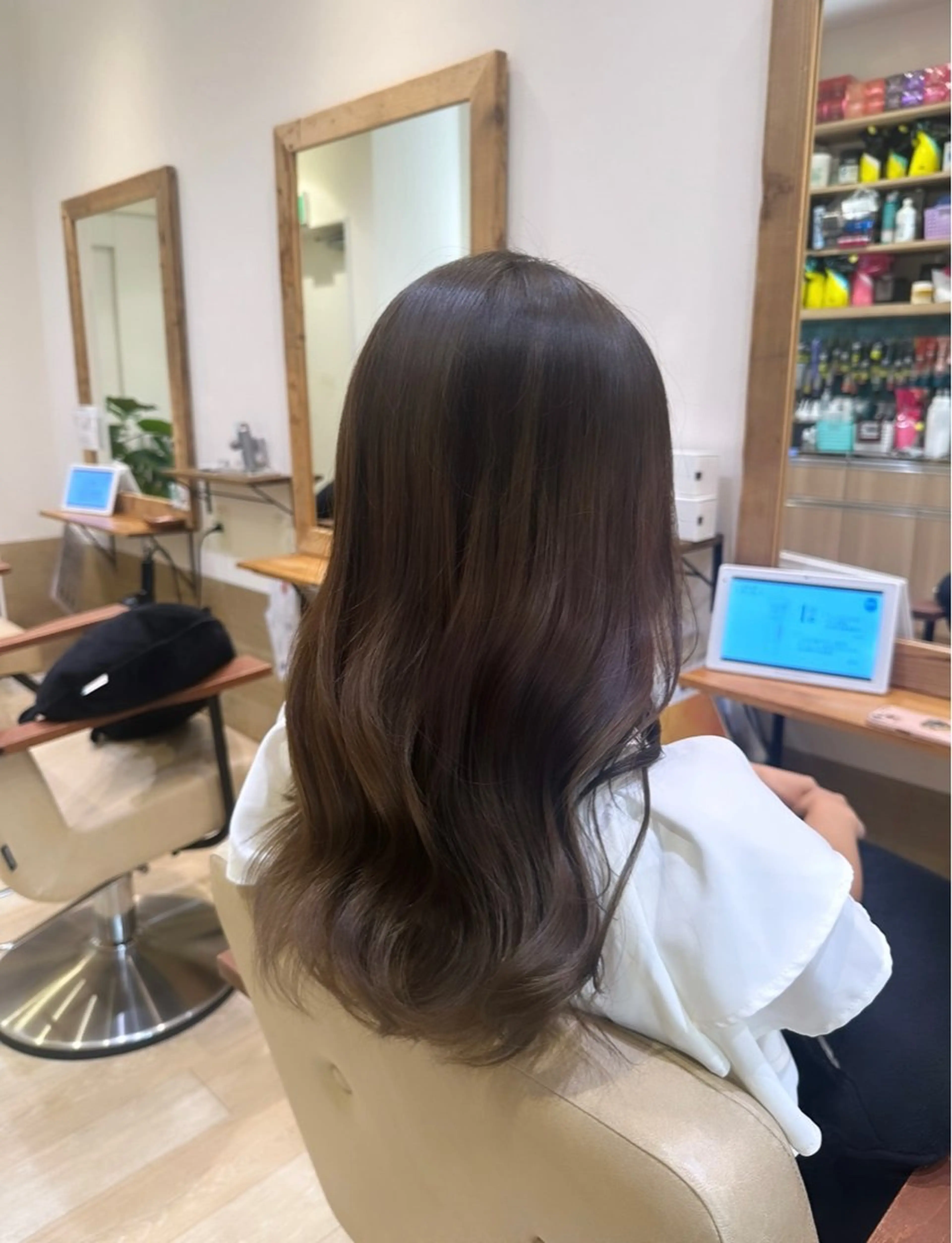 ロング カラー ベージュカラー オリーブベージュ ブリーチなしカラー RURI🩵のヘアスタイル