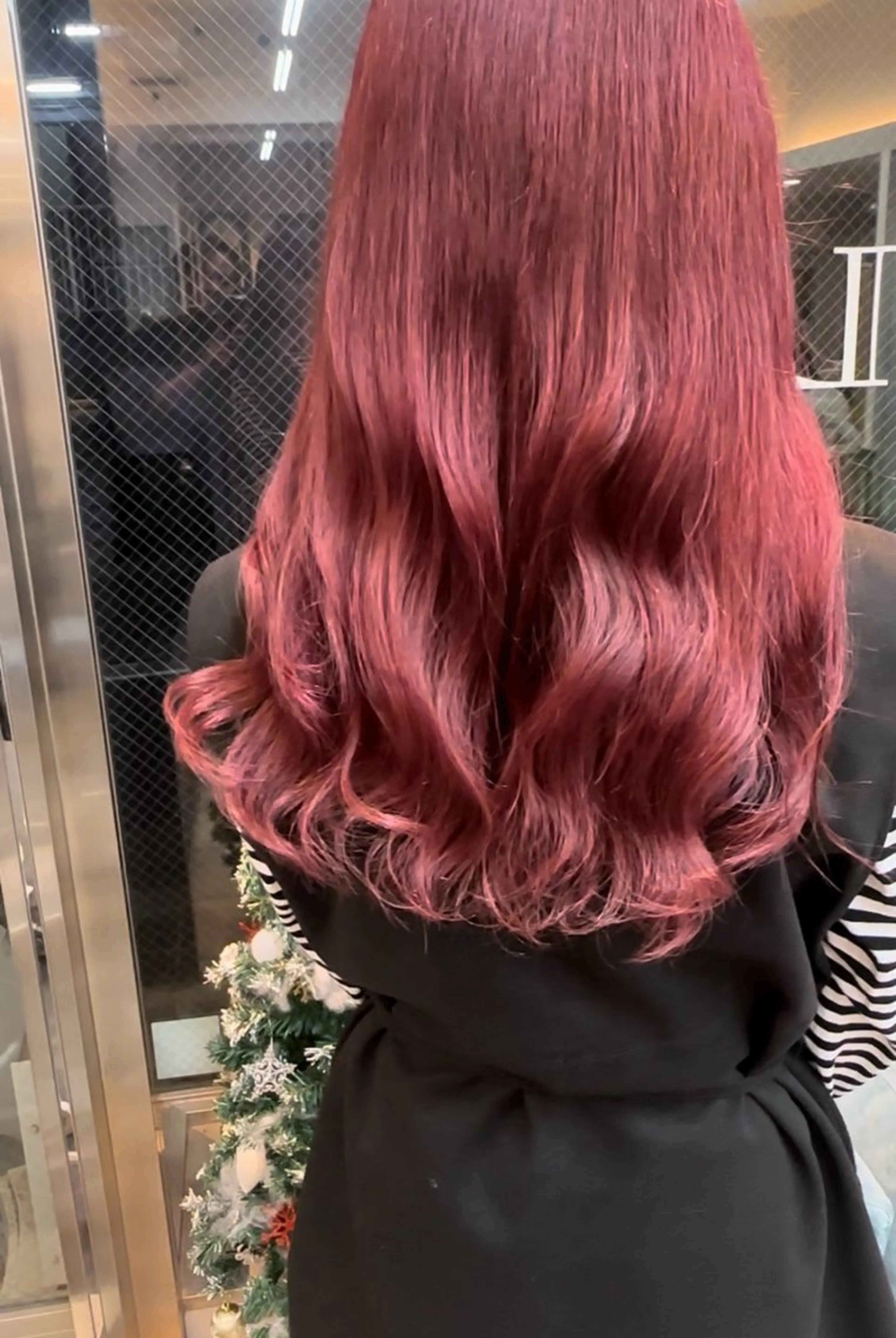 ロング カラー カシス ダブルカラー ピンクカラー JEWIL SHIBUYAのヘアスタイル