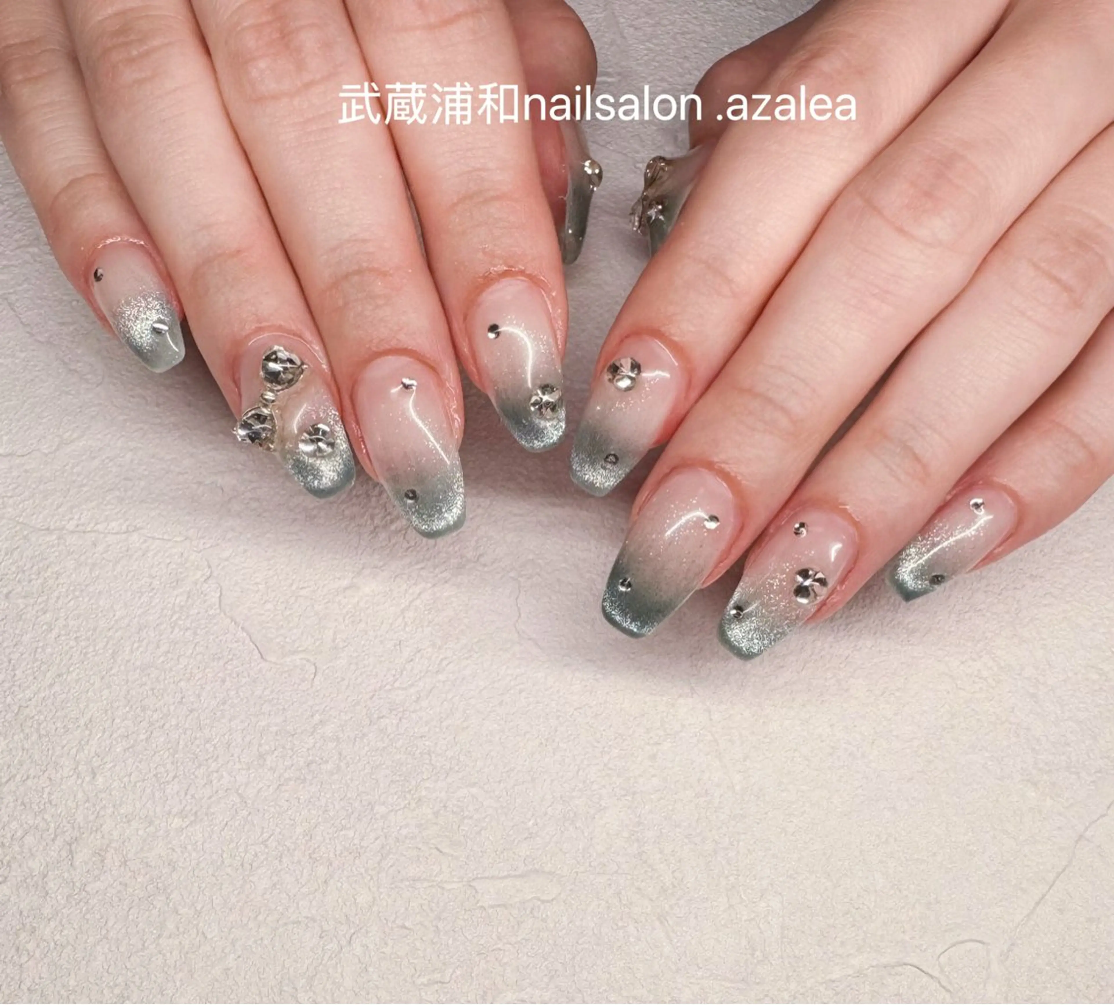 ネイル ハンドネイル R inのネイルデザイン