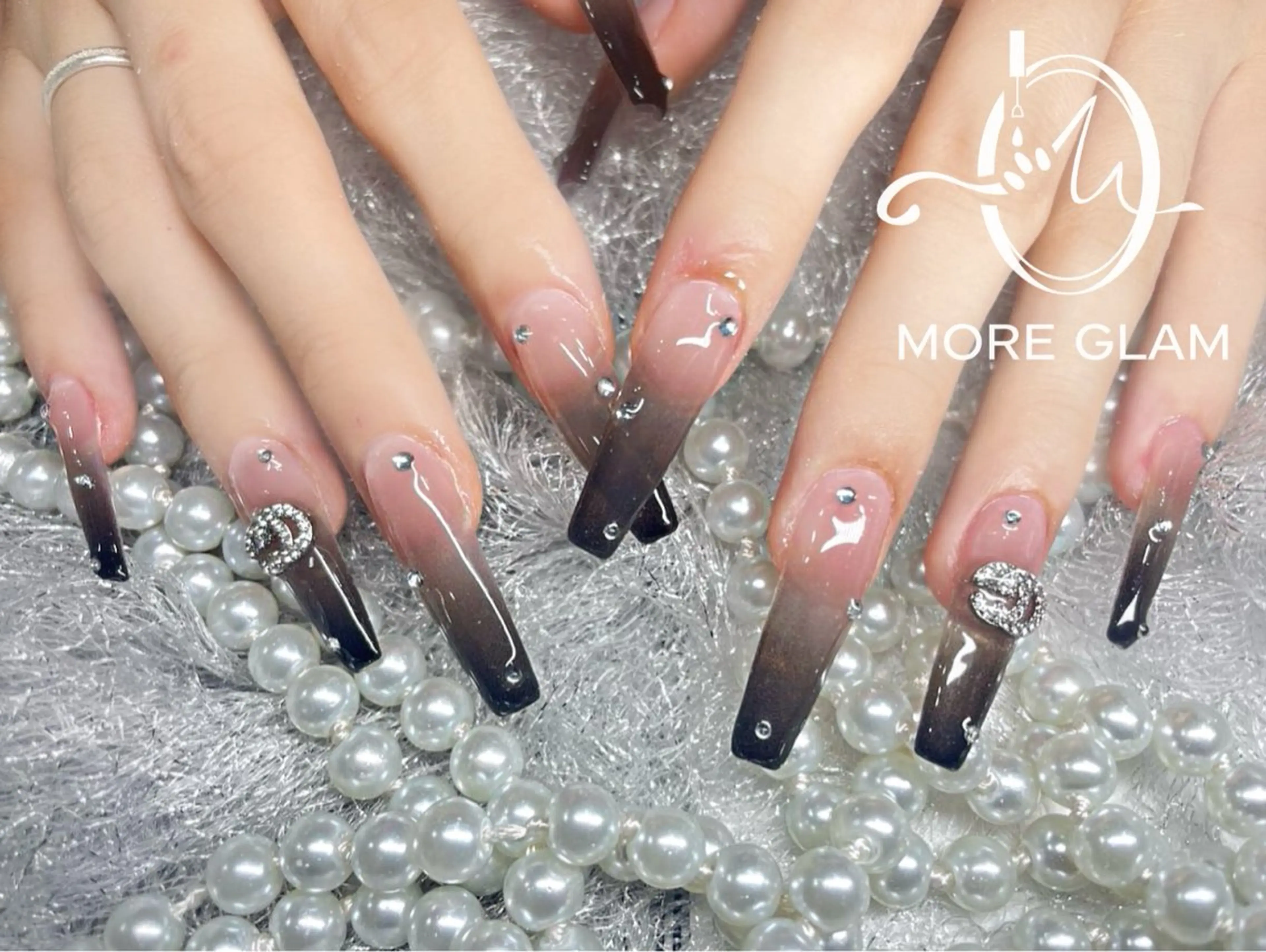 ネイル More Glam 池袋東口店のネイルデザイン