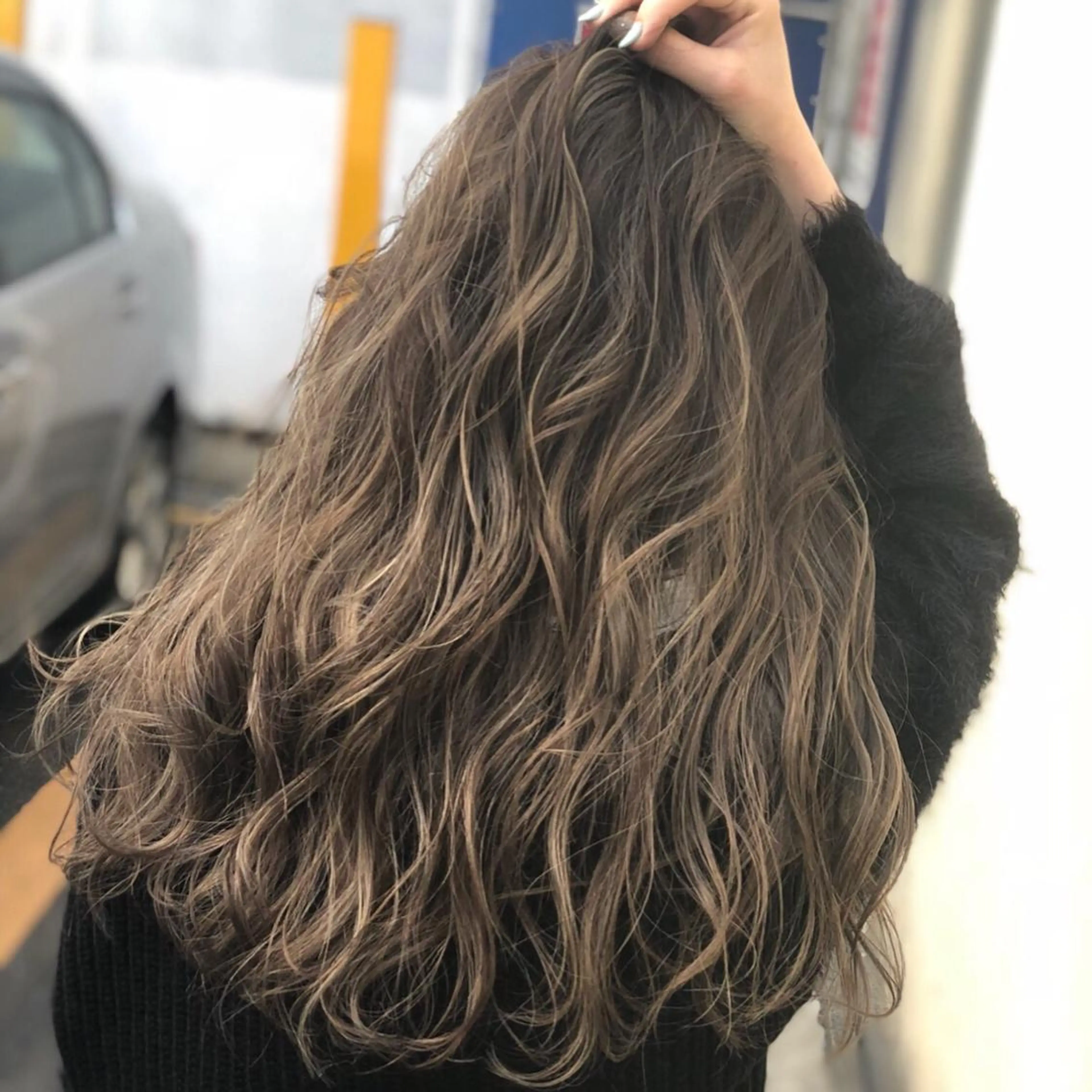 ロング カラー ブリーチ ハイライトカラー ハイライト 大石 陽菜のヘアスタイル