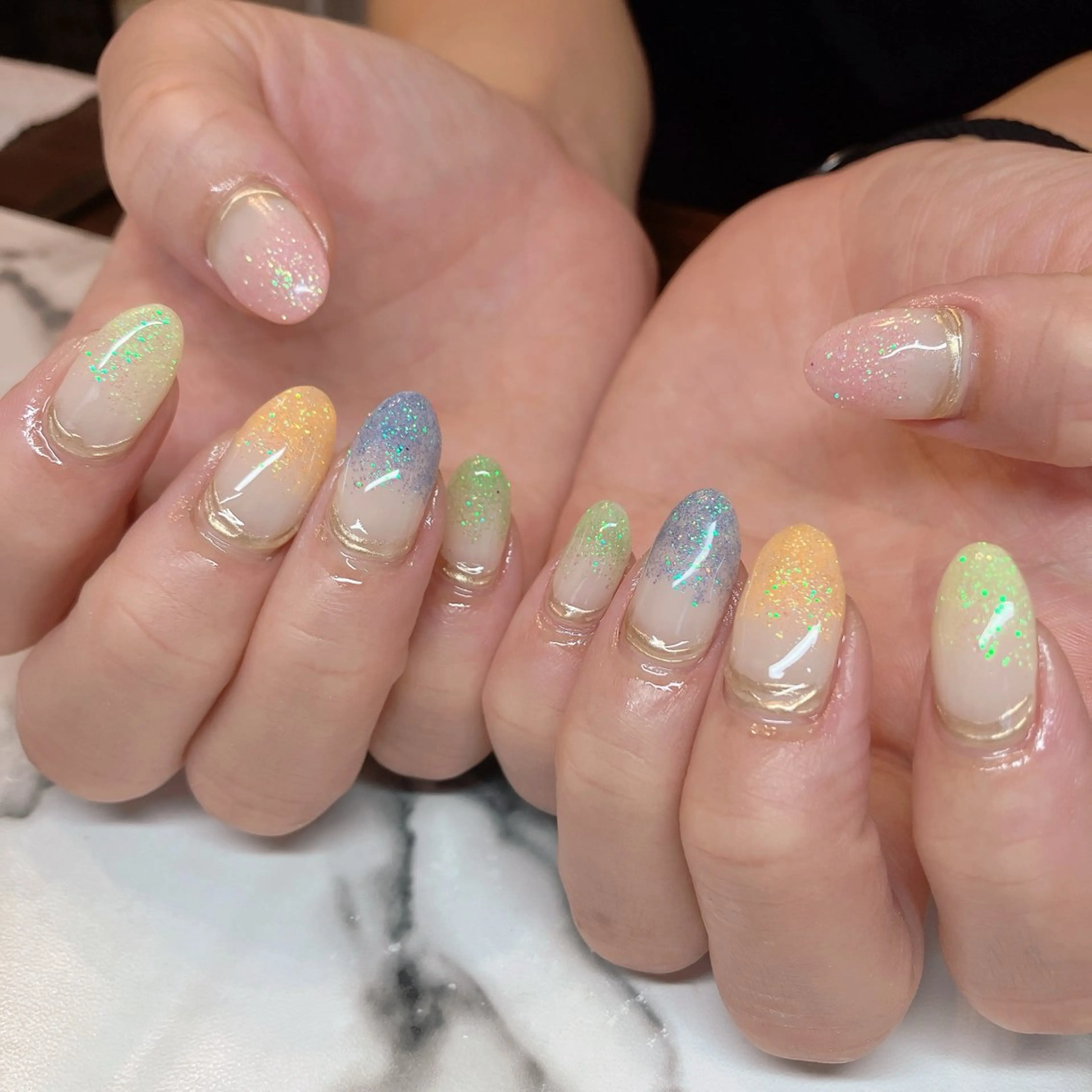 ネイル グラデーション ラメ(グリッター) ラメグラデーション ロングネイル ハンドネイル 酒井 茜のエステ・リラクイメージ