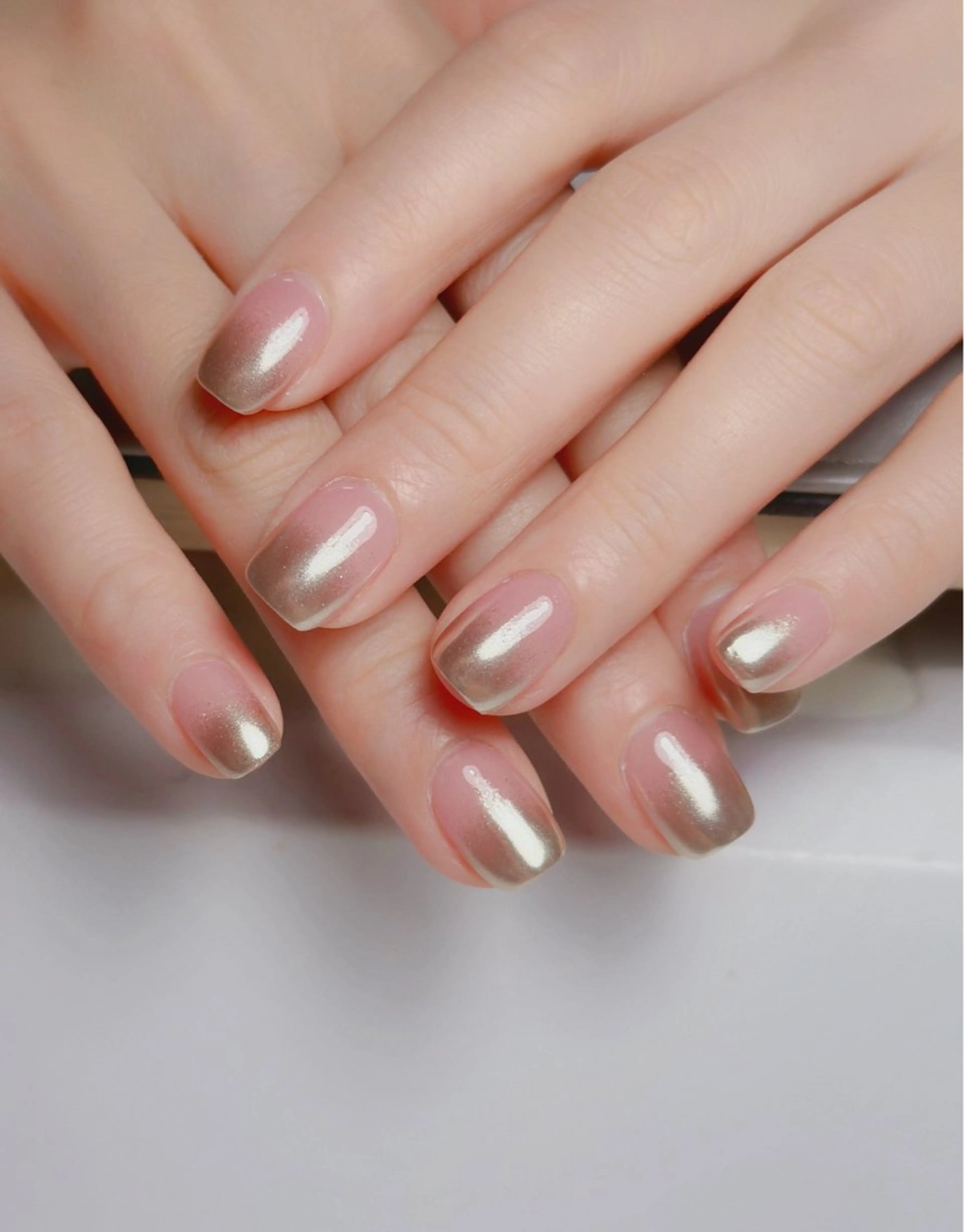 ネイル オーロラネイル 長さ出し フットネイル ラメ(グリッター) ラメグラデーション ハンドネイル 👍thumbs up nail👍のネイルデザイン