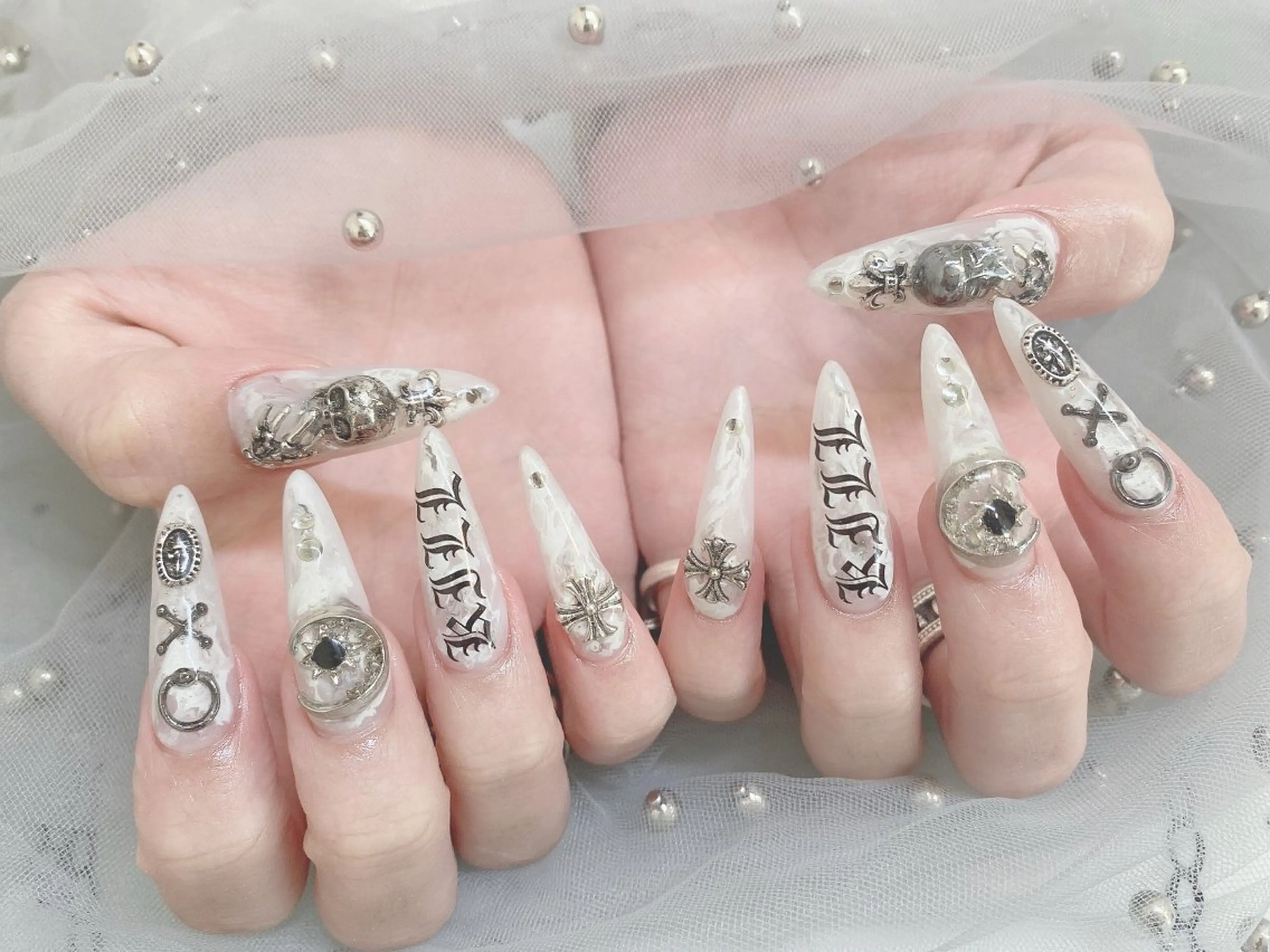 ネイル ハンドネイル PLATA LISAのネイルデザイン