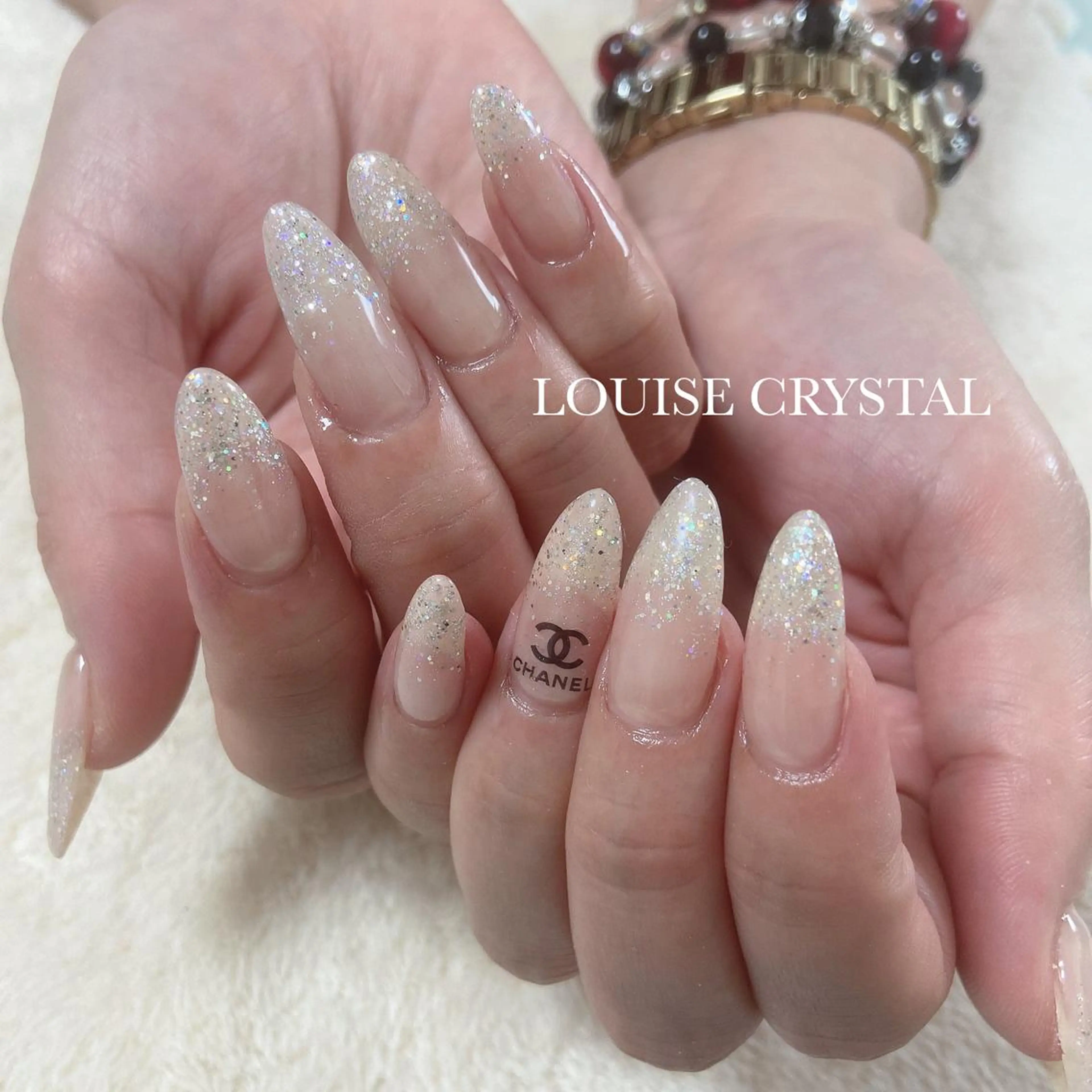 ネイル ハンドネイル LOUISE CRYSTALのネイルデザイン