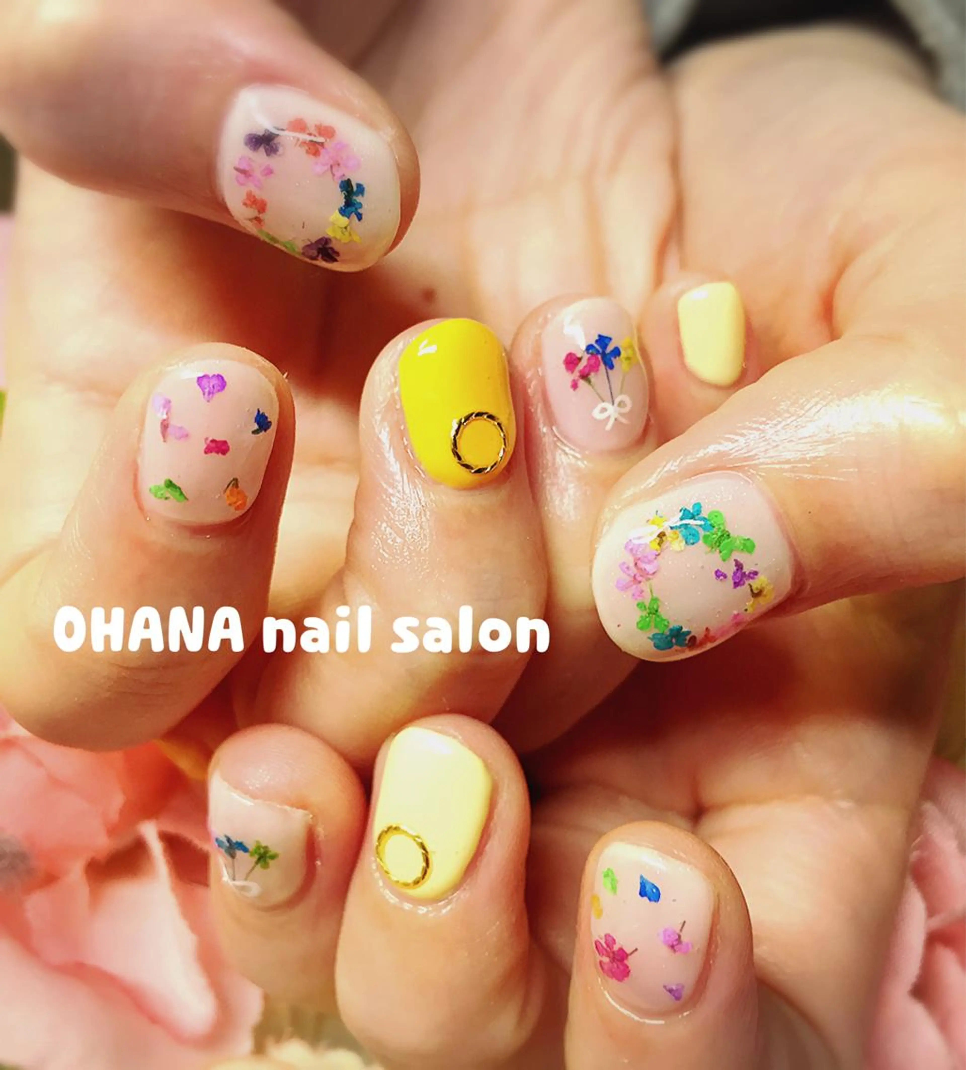 ネイル ジェルネイル 春ネイル 黄色 那覇🏝️台湾人 ネイリストSHIUのネイルデザイン