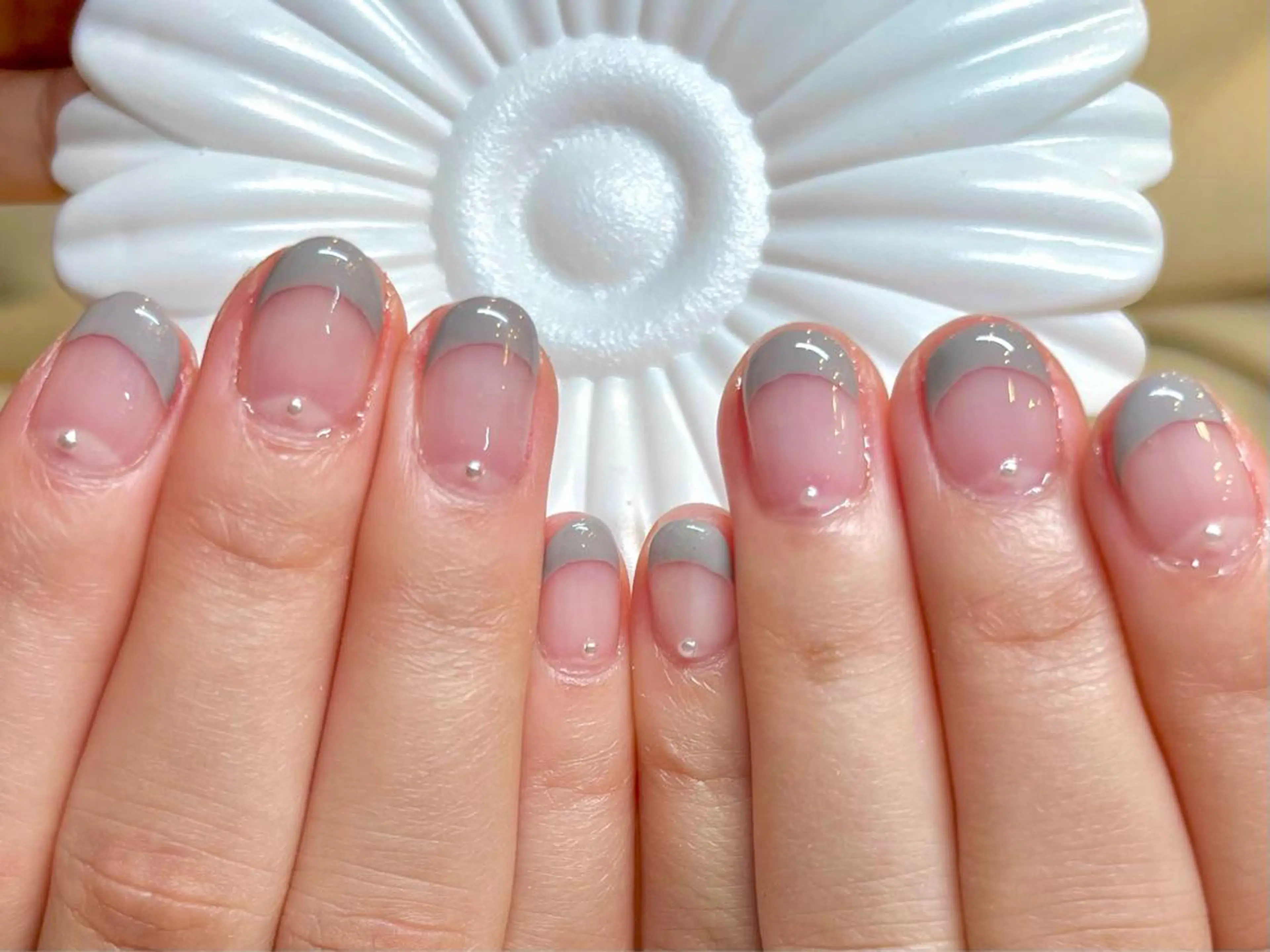 ショート カラー ネイル アートネイル オフィスネイル ワンカラーネイル ショートネイル ネイルサロン　リリーブランシュ所属・森 瑞紀のネイルデザイン