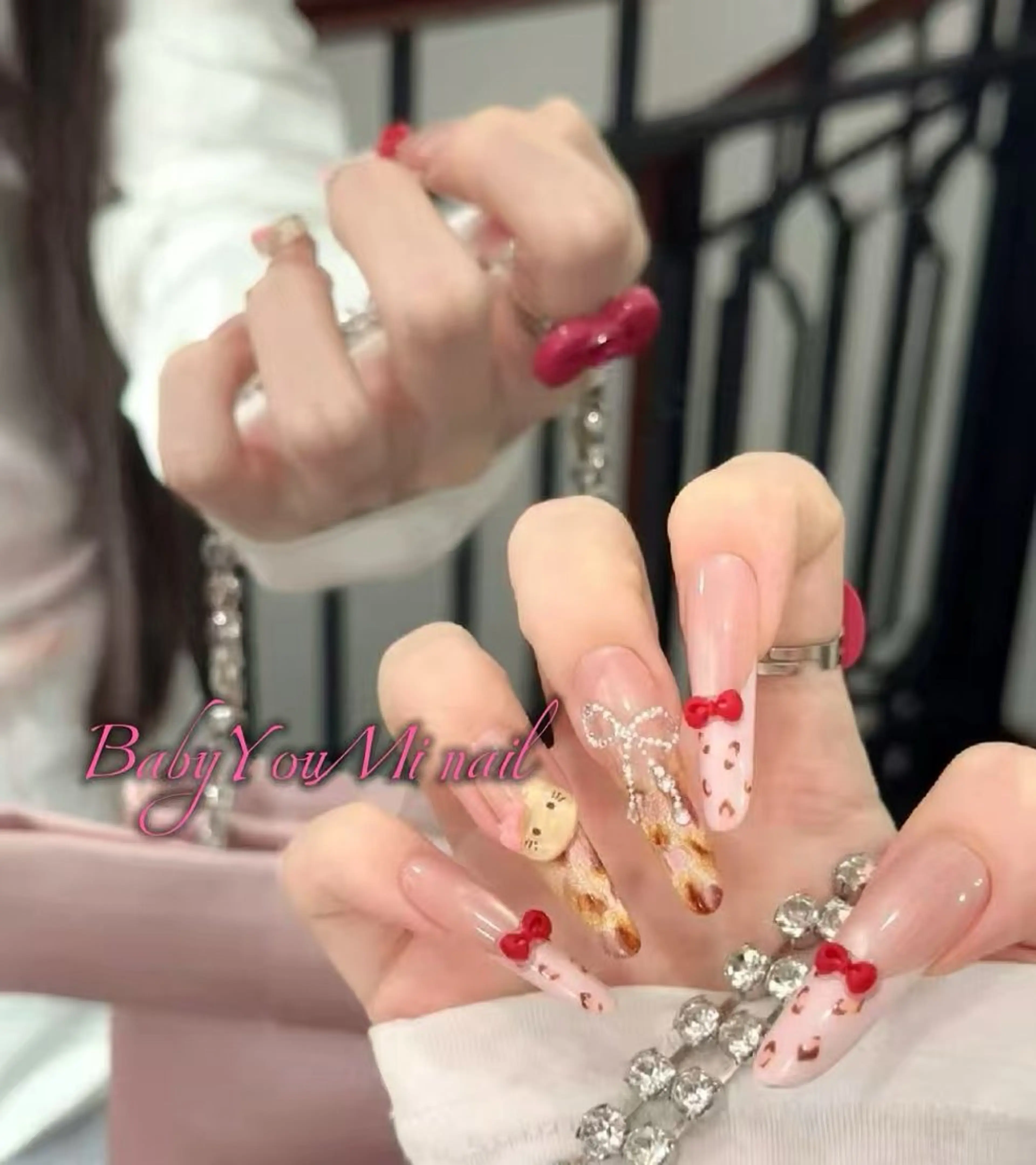 ネイル オーロラネイル フラワーネイル フットネイル フレンチネイル ジェルネイル ハンドネイル BabyYouMi nailのネイルデザイン