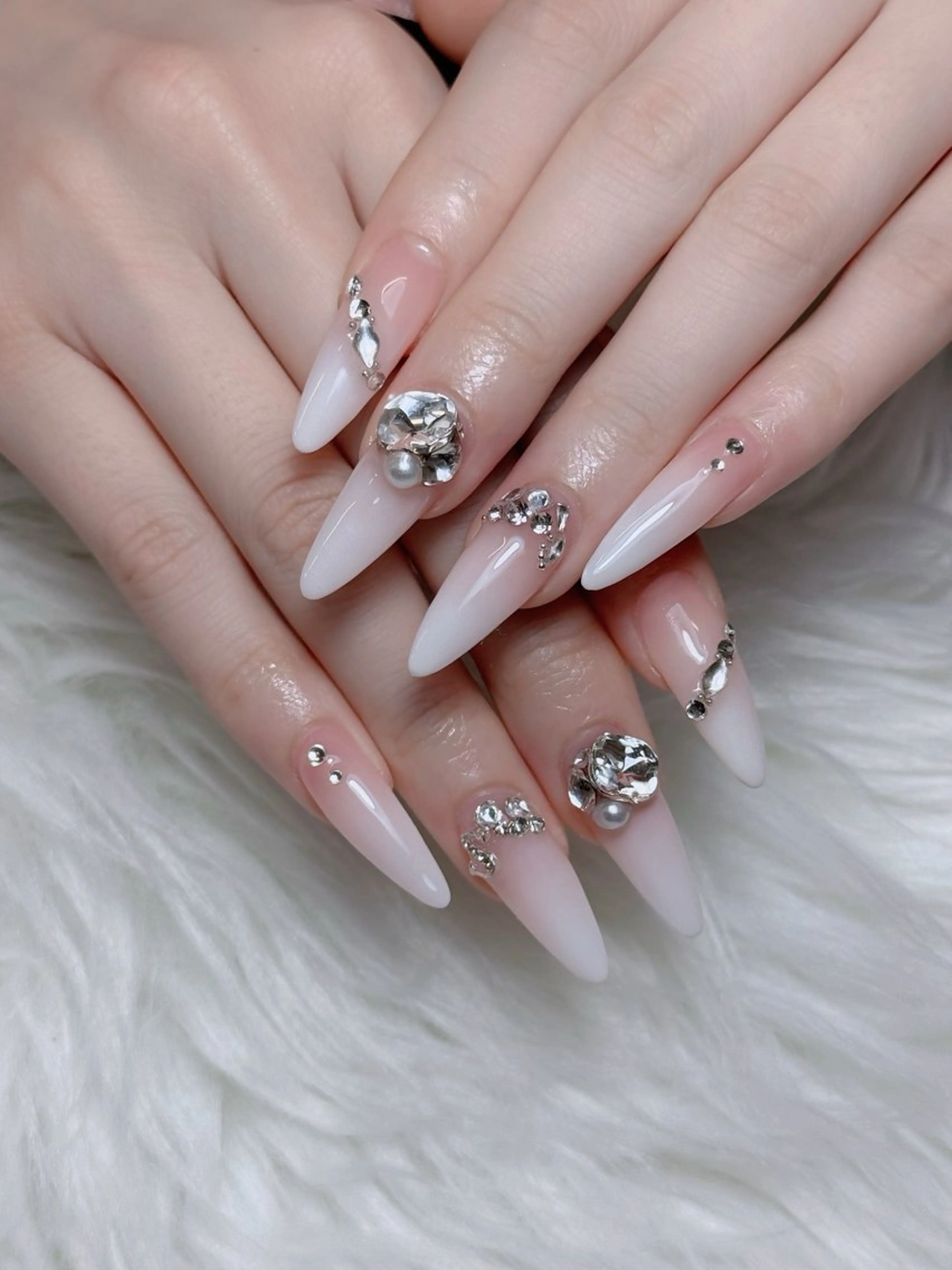 ネイル オーロラネイル チークネイル フットネイル フレンチネイル 韓国ネイル ハンドネイル Lumi Nailのネイルデザイン