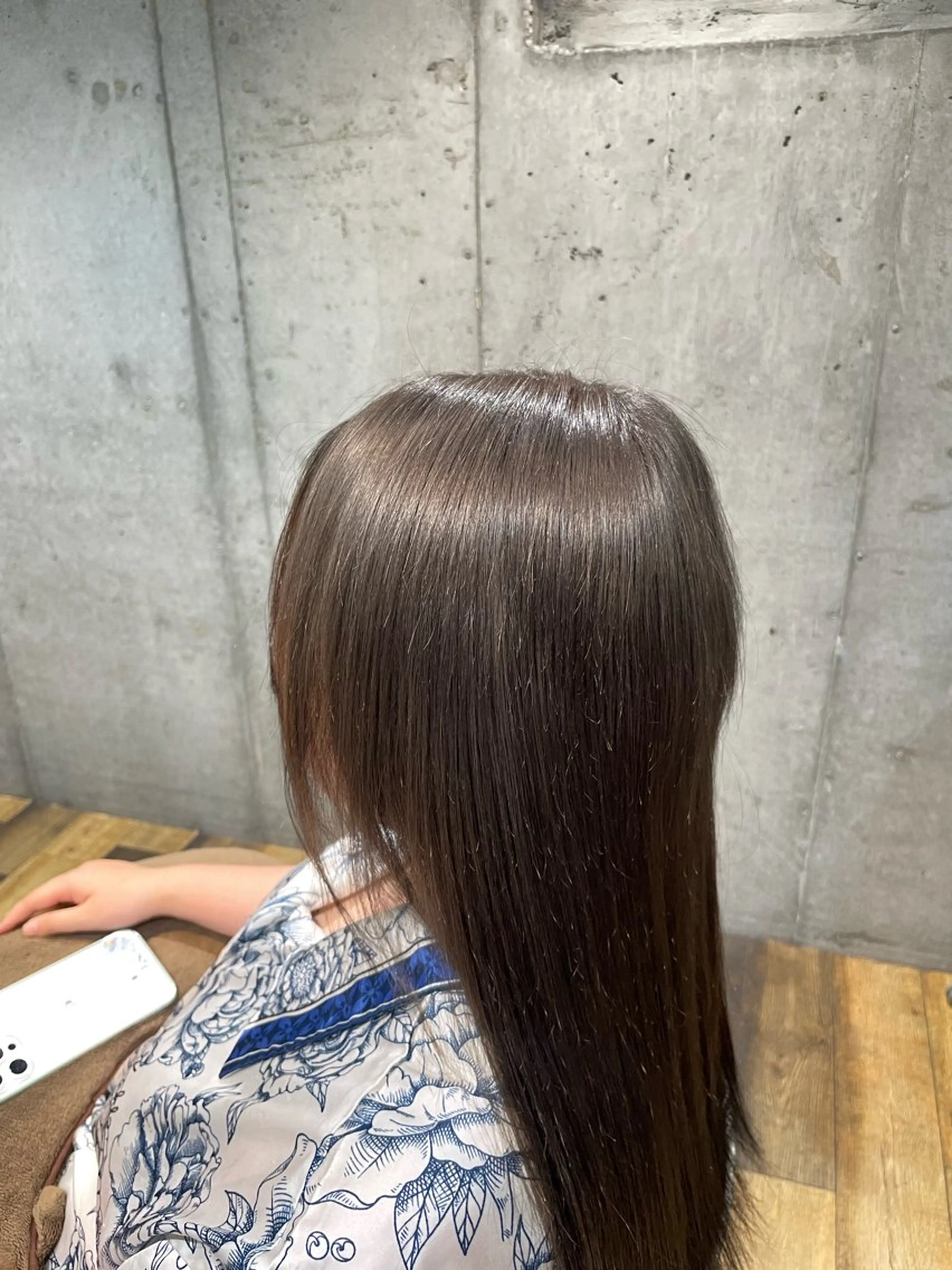 ロング カラー グレージュ 大 場のヘアスタイル