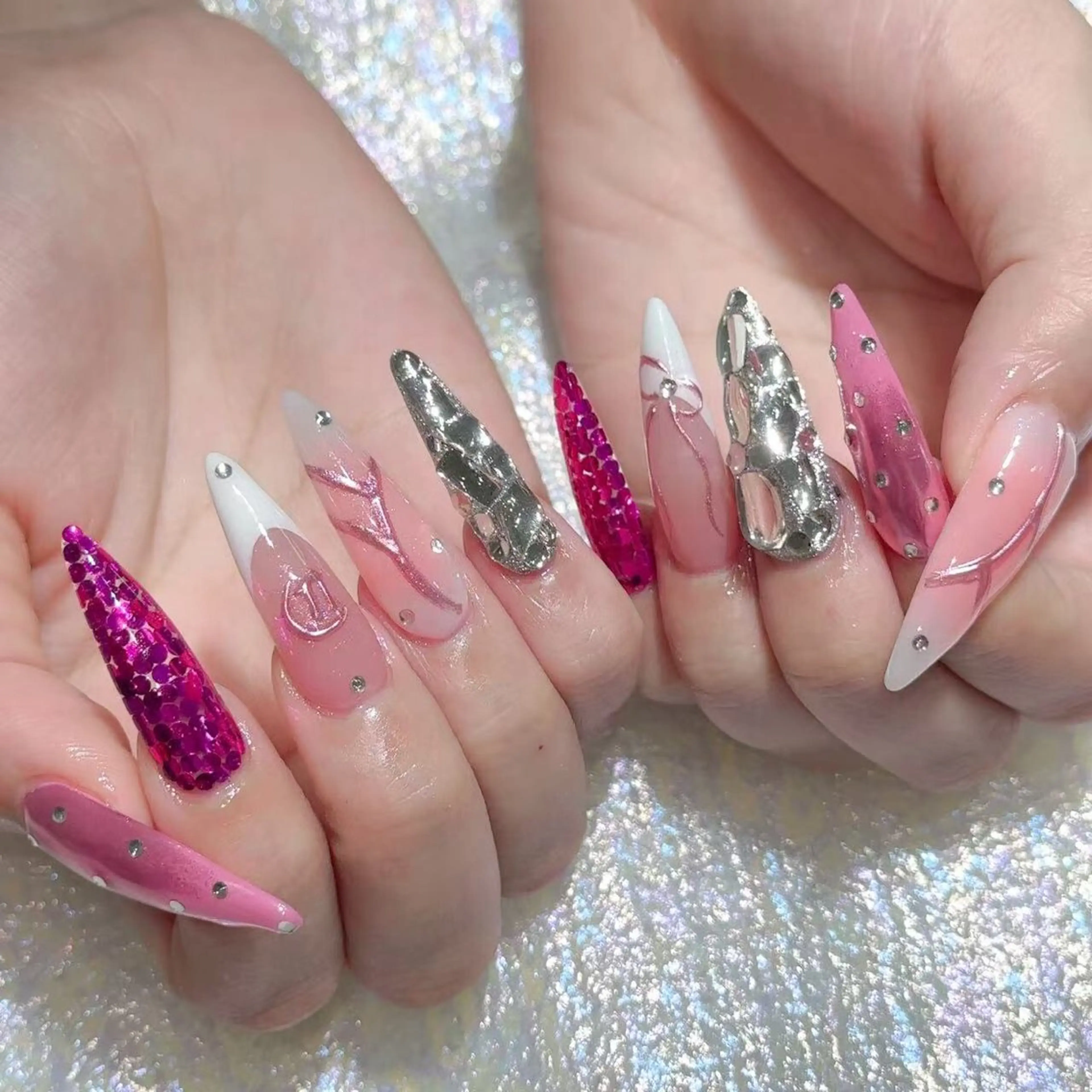 ネイル ハンドネイル Queens テイのネイルデザイン