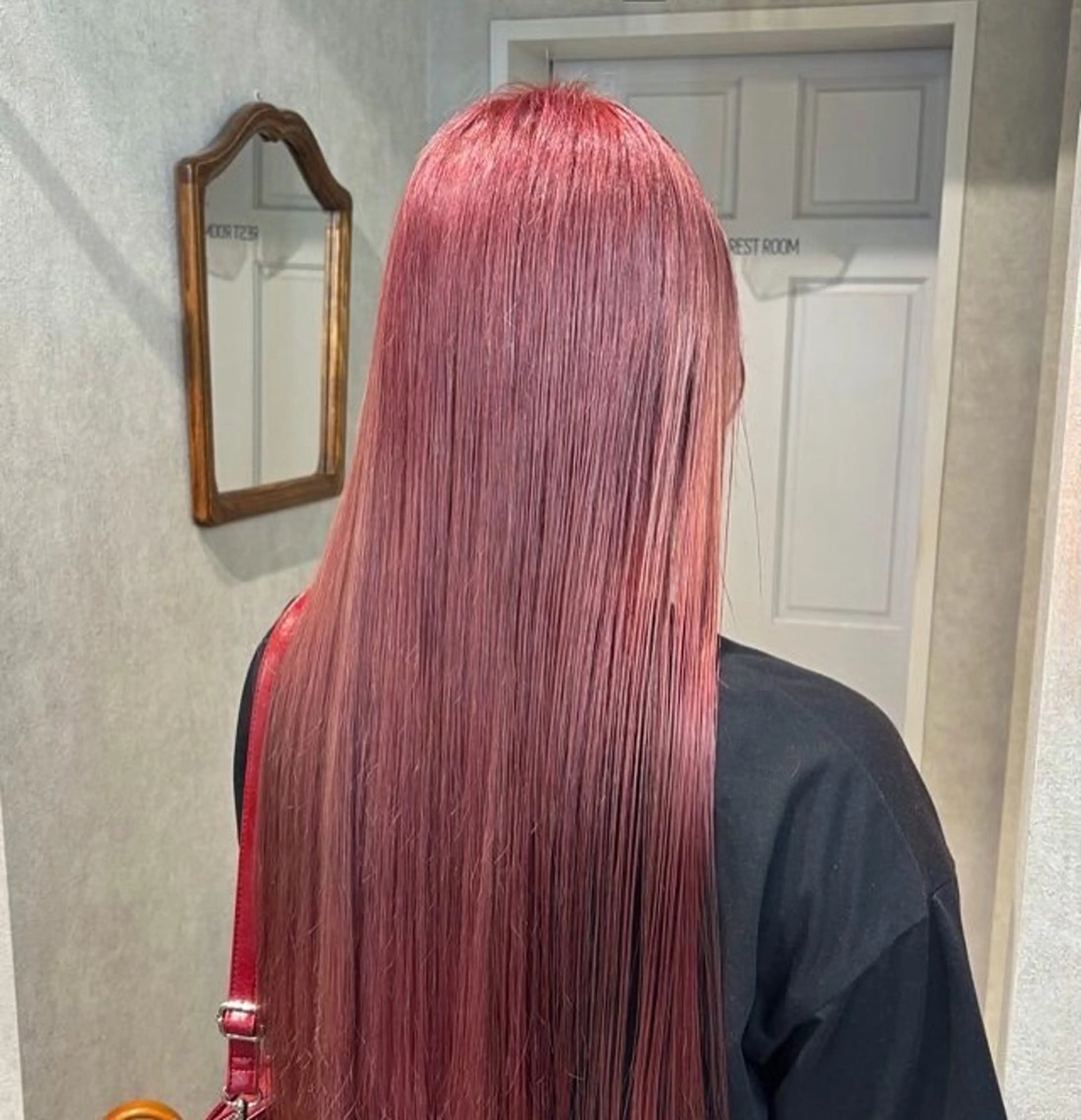 ロング カラー ヘアカラー トリートメント 派手髪ハイトーン💛 ネイル💅まりなのヘアスタイル