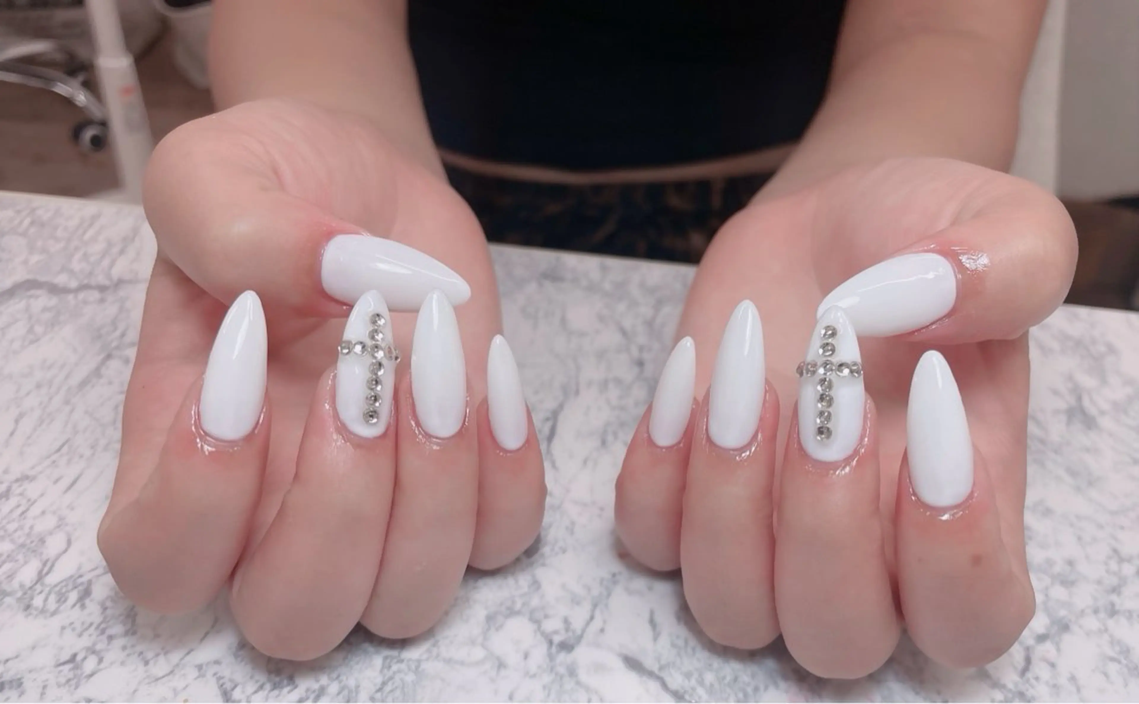 ネイル アートネイル オーロラネイル チークネイル 成人式 長さ出し 中野駅から2分 MEO NAILのネイルデザイン