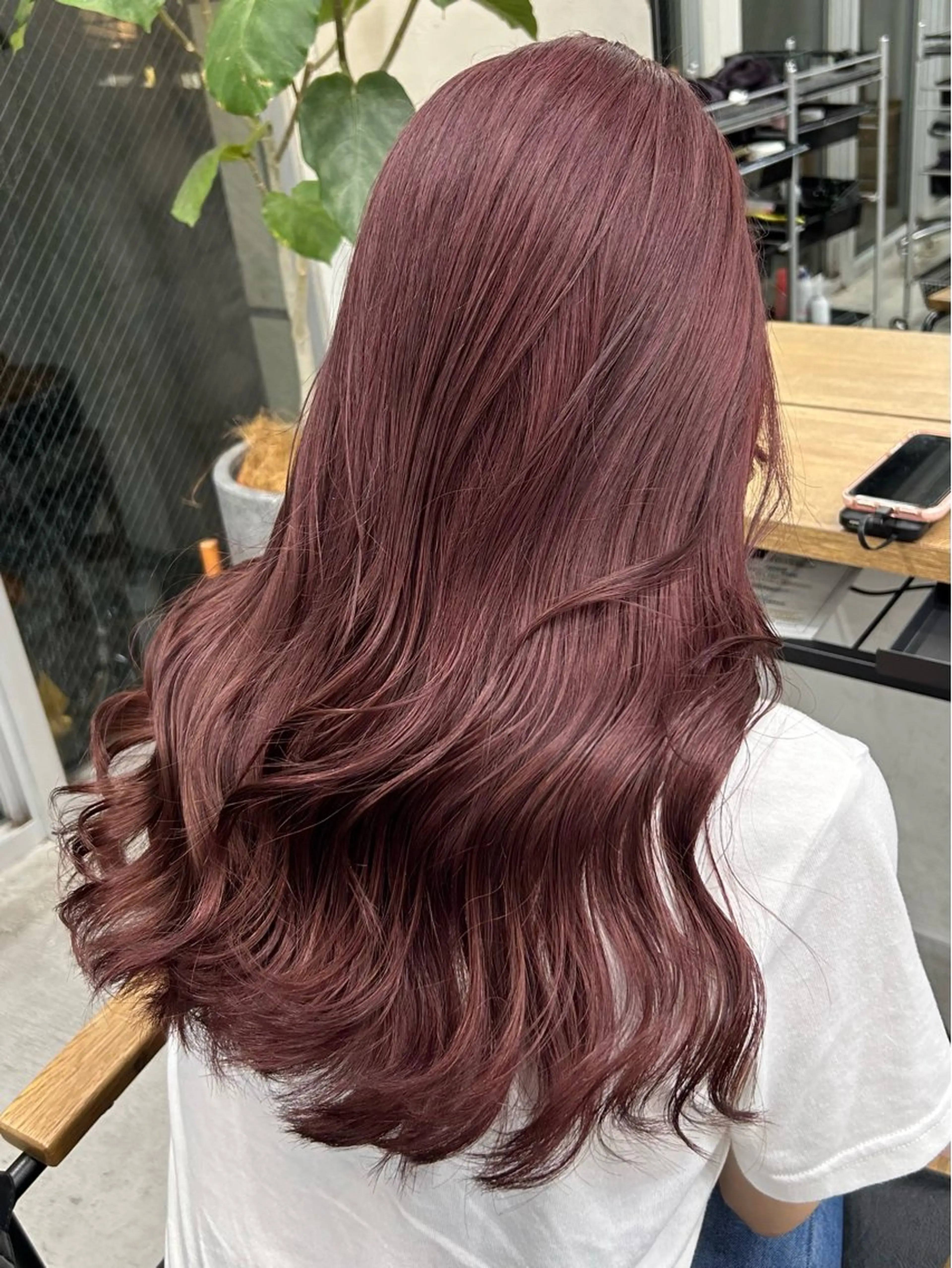 セミロング カラー ブリーチ ボルドーカラー ケアブリーチ ダブルカラー ピンクカラー カット ヘアカラー トリートメント RYOSUKE ハイトーンのヘアスタイル