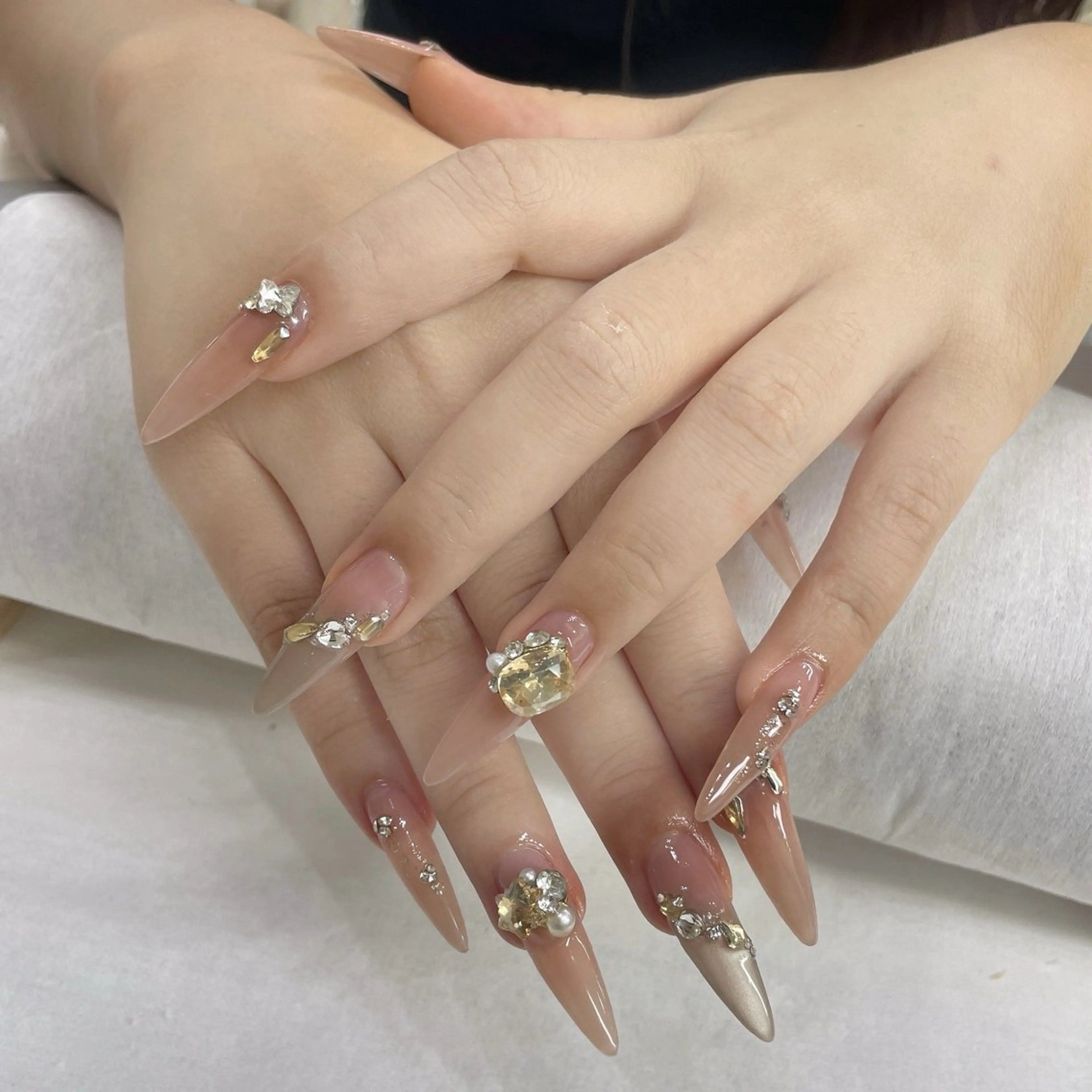 ネイル ハンドネイル 🌈 Laule'aのネイルデザイン