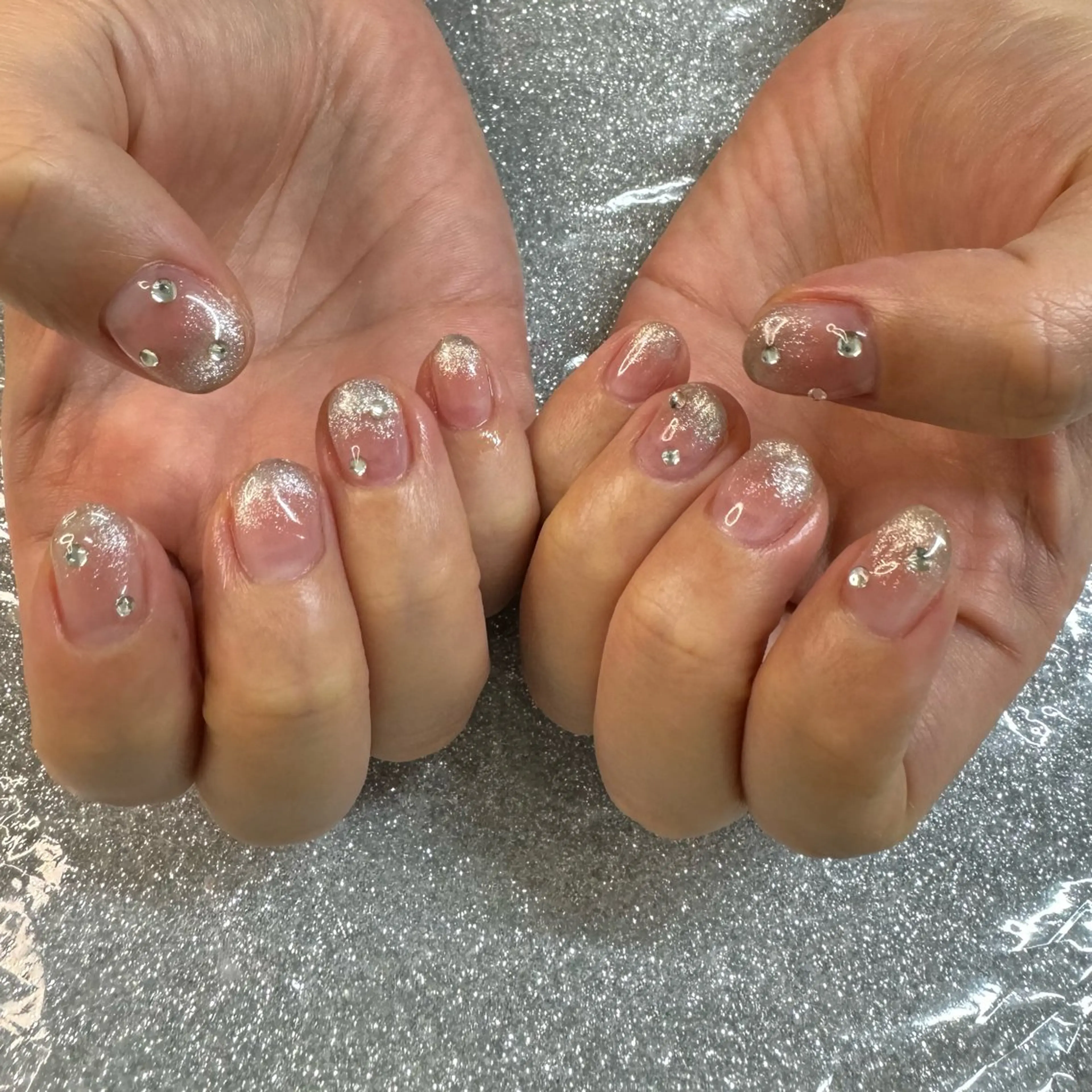 ネイル ハンドネイル VIERU 🌈🎀💖のネイルデザイン