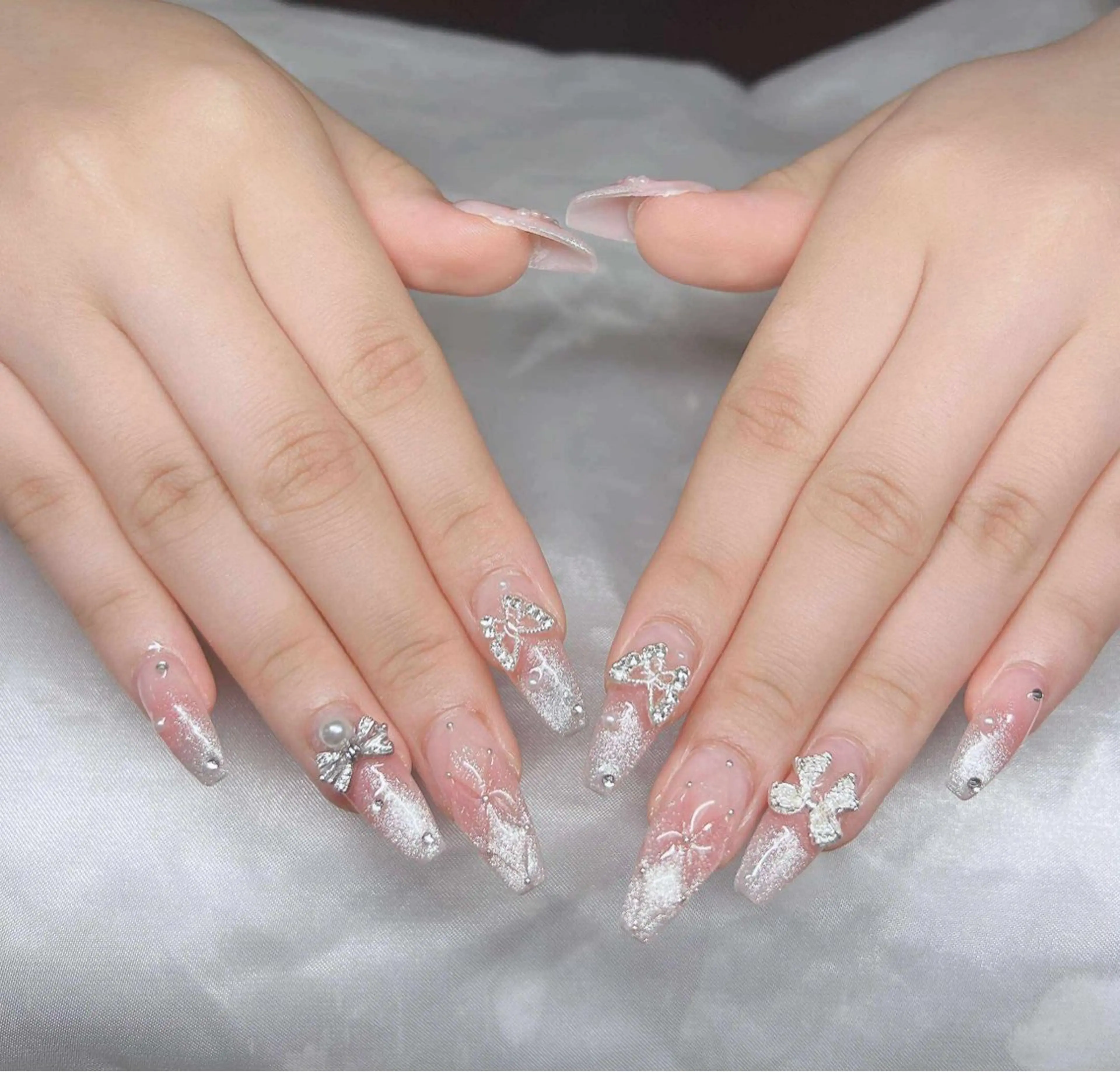 ネイル 長さ出し グラデーション 卒業式 キラキラネイル マグネットネイル ハンドネイル Lee Nailsのネイルデザイン