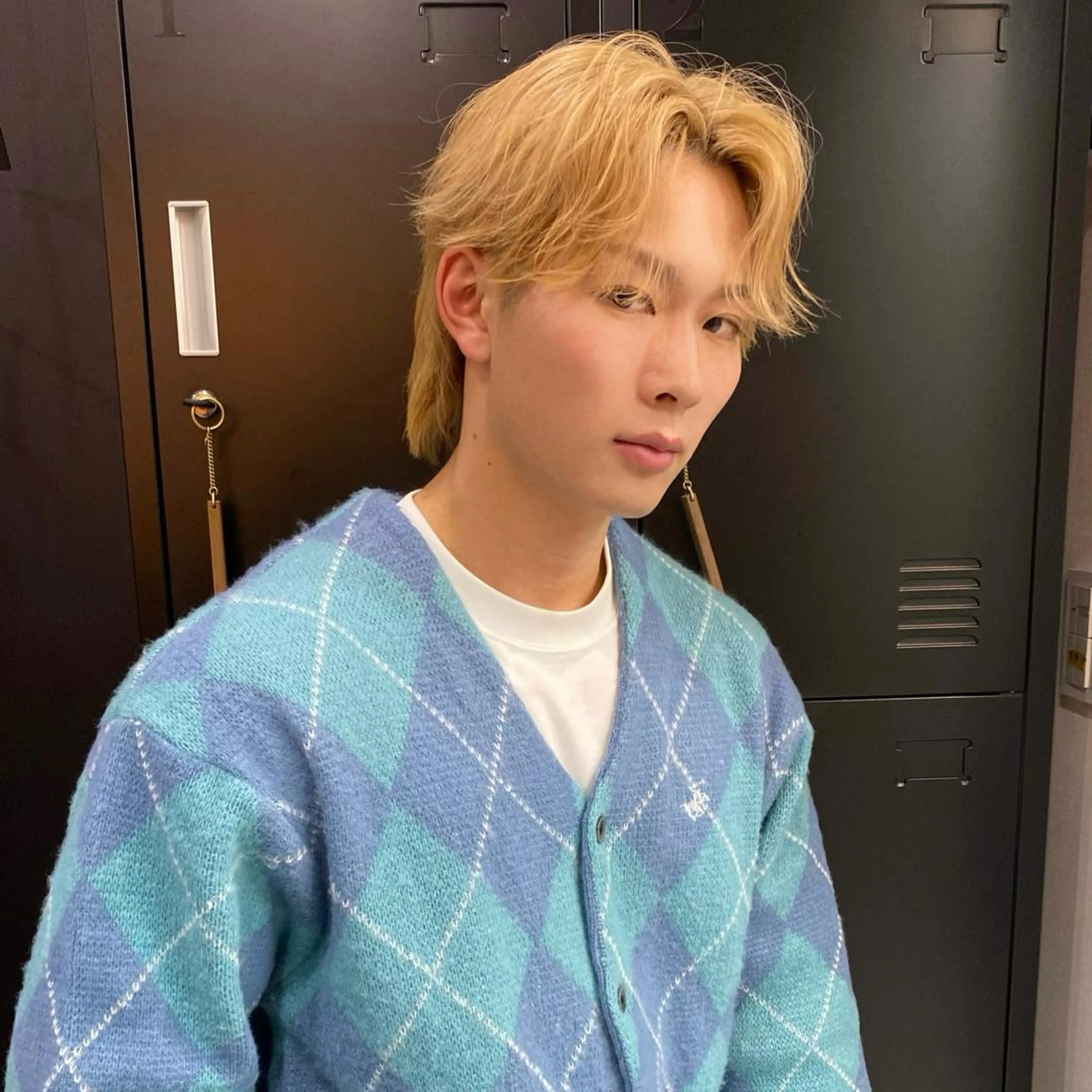 ショート メンズ センターパート ダウンパーマ 【sity.ザイク】のヘアスタイル