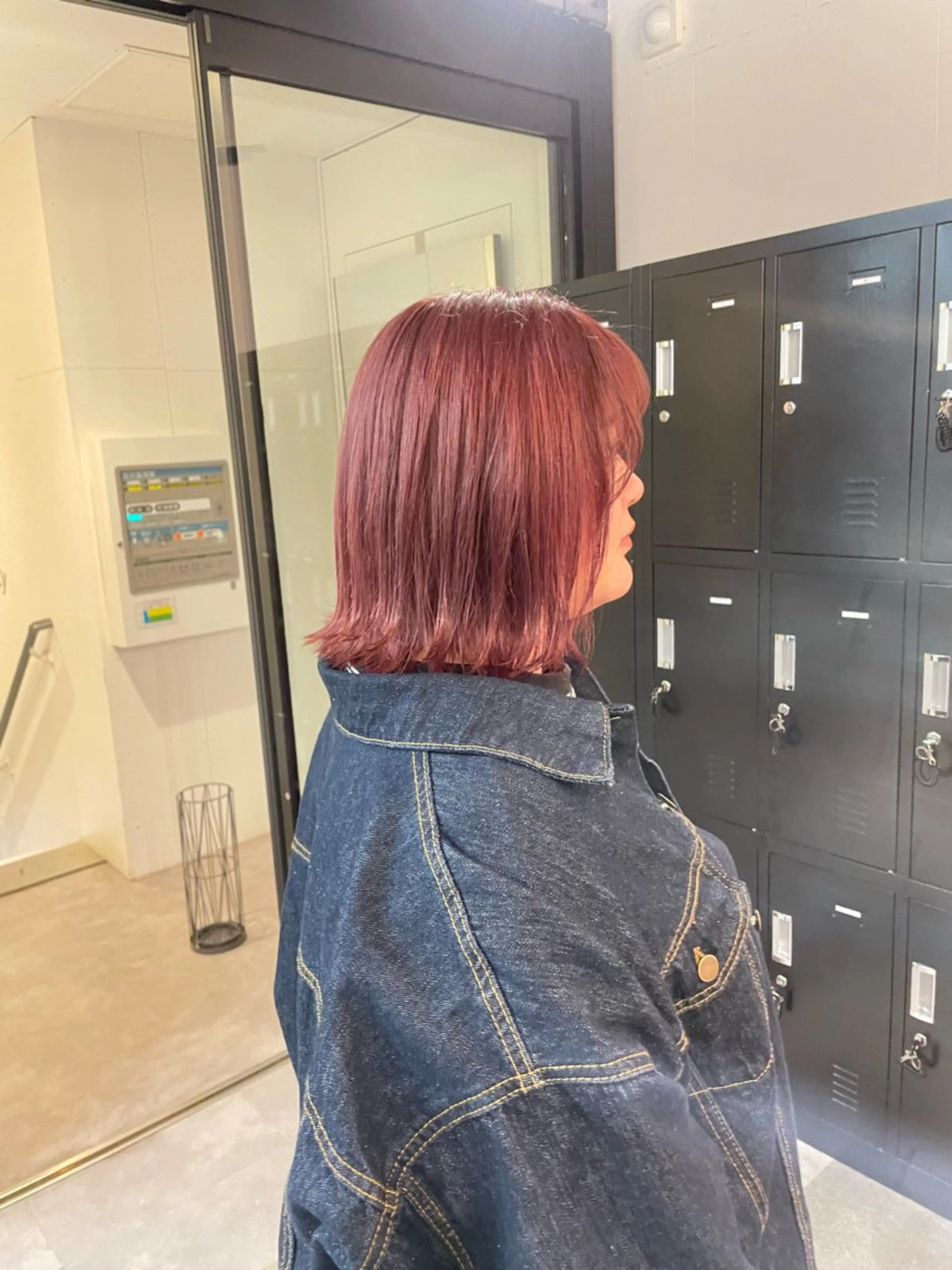 ミディアム カラー ブリーチ ブラウンカラー ピンクカラー ピンクブラウン ボブ ヘアカラー A/LEE所属・久保田 千尋のヘアスタイル