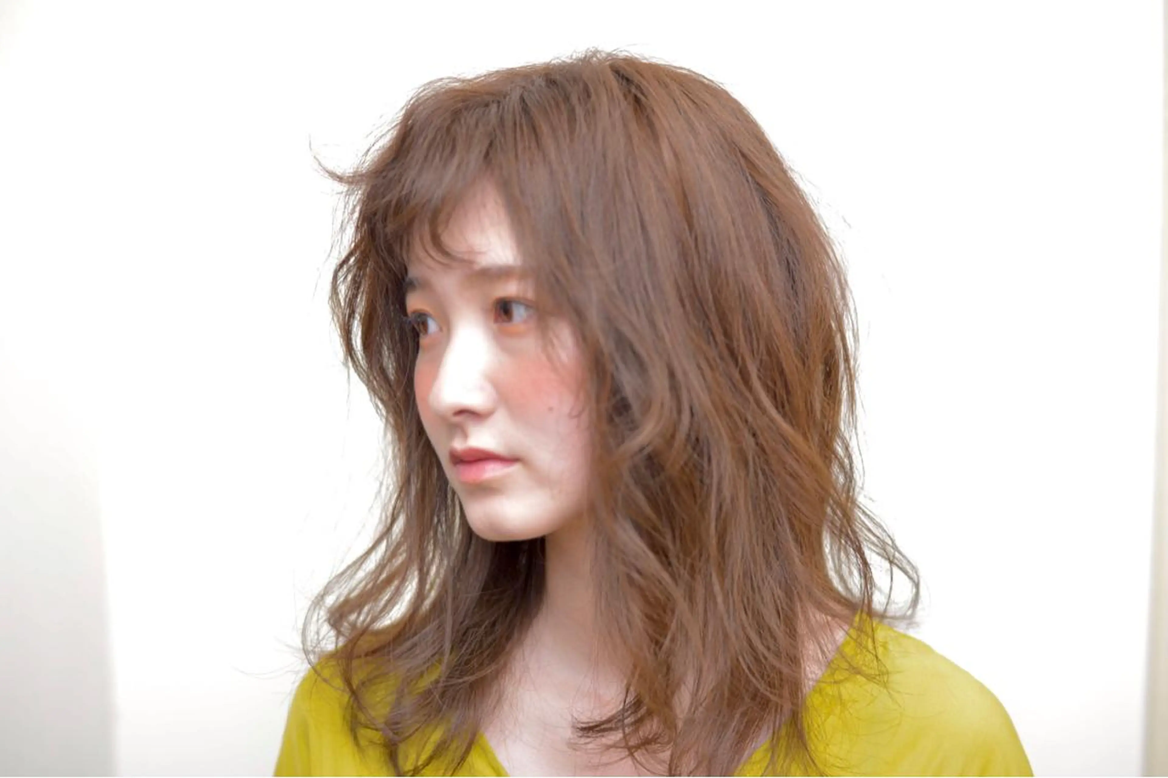 セミロング CHIC 岩下真衣のヘアスタイル