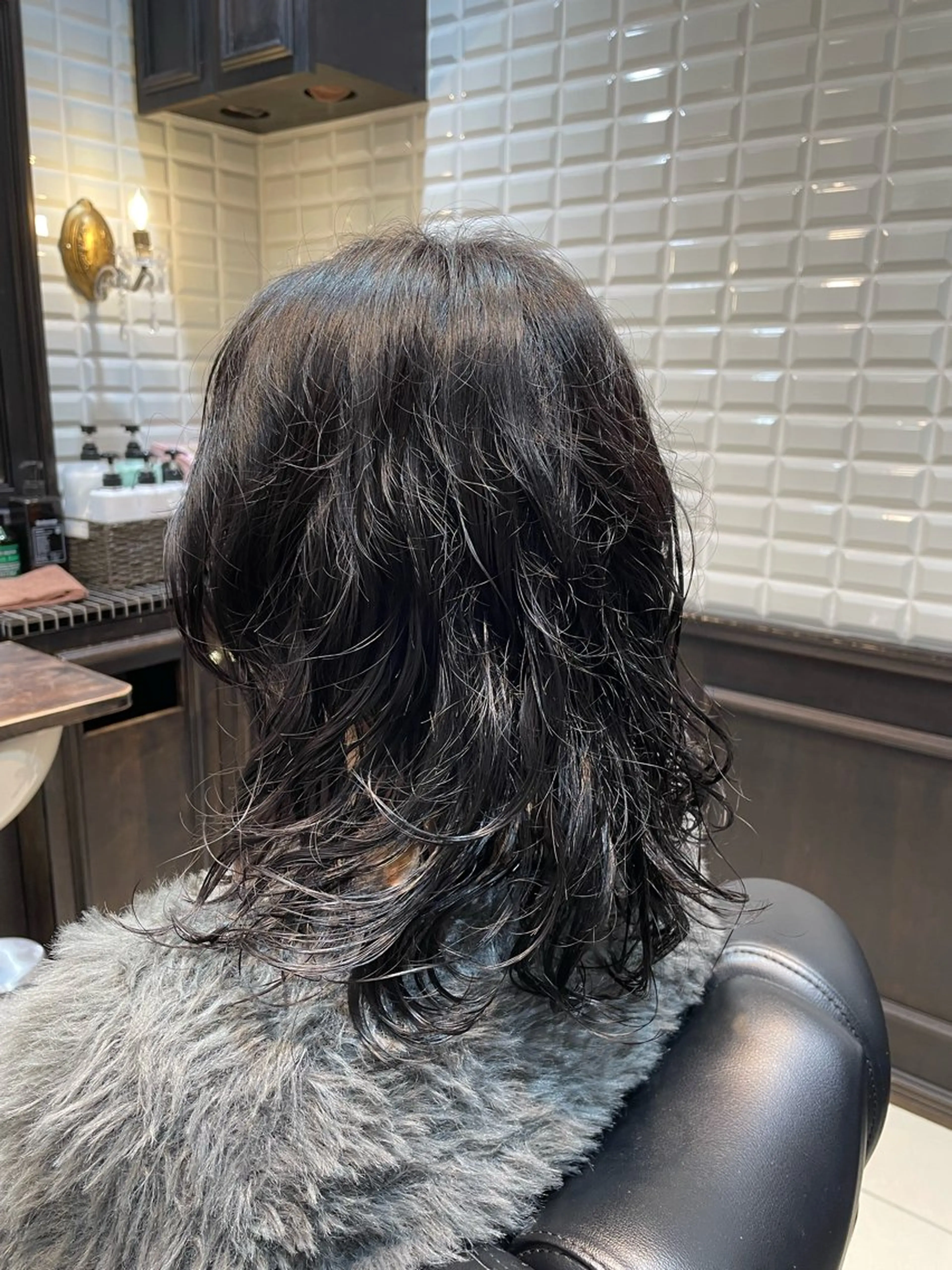 ミディアム カラー 波巻き、ツイスト パーマモデル募集中のヘアスタイル