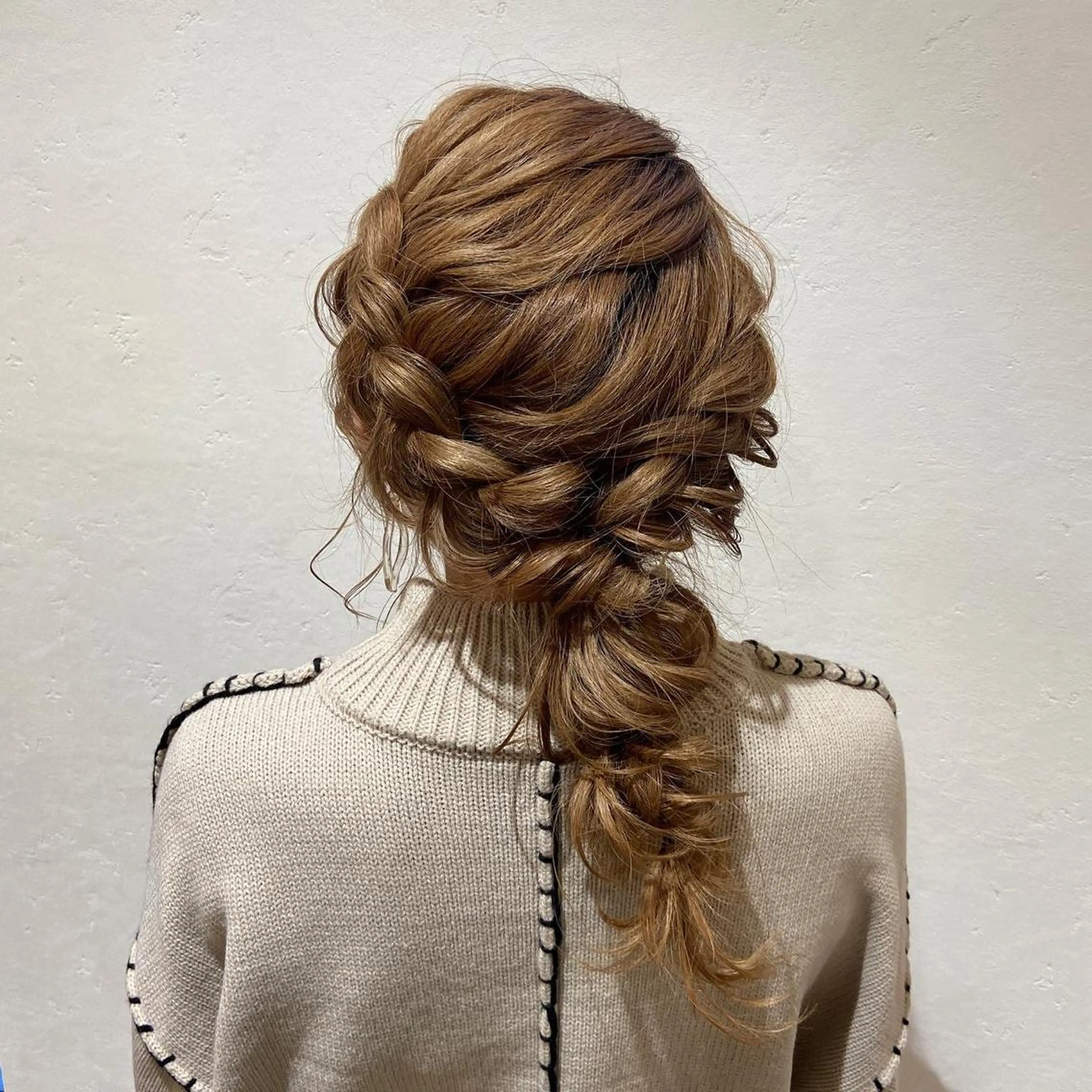 ロング ヘアアレンジ ノイシキ サキのヘアスタイル