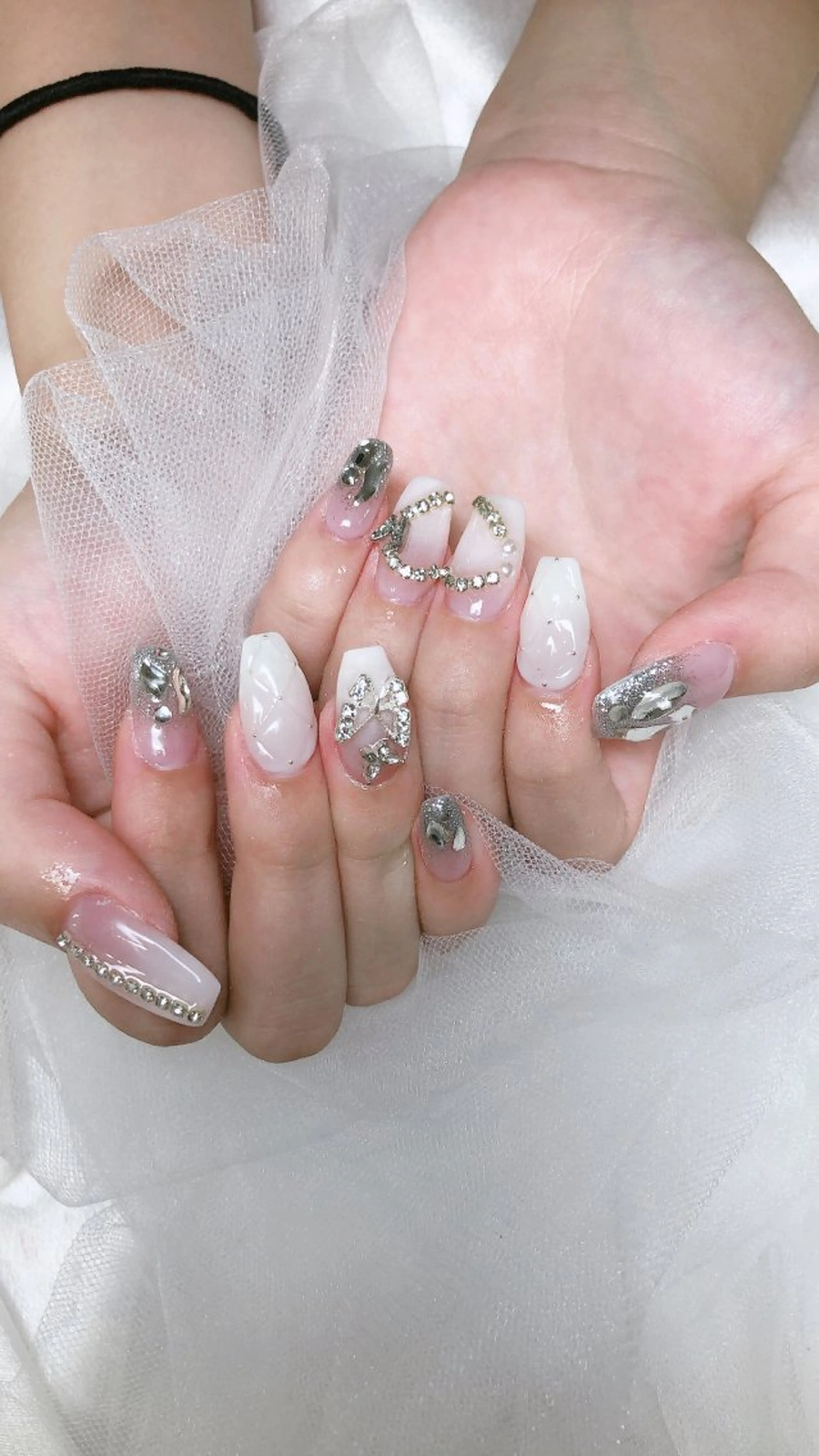 ネイル ハンドネイル LR.ONE ヨウのネイルデザイン