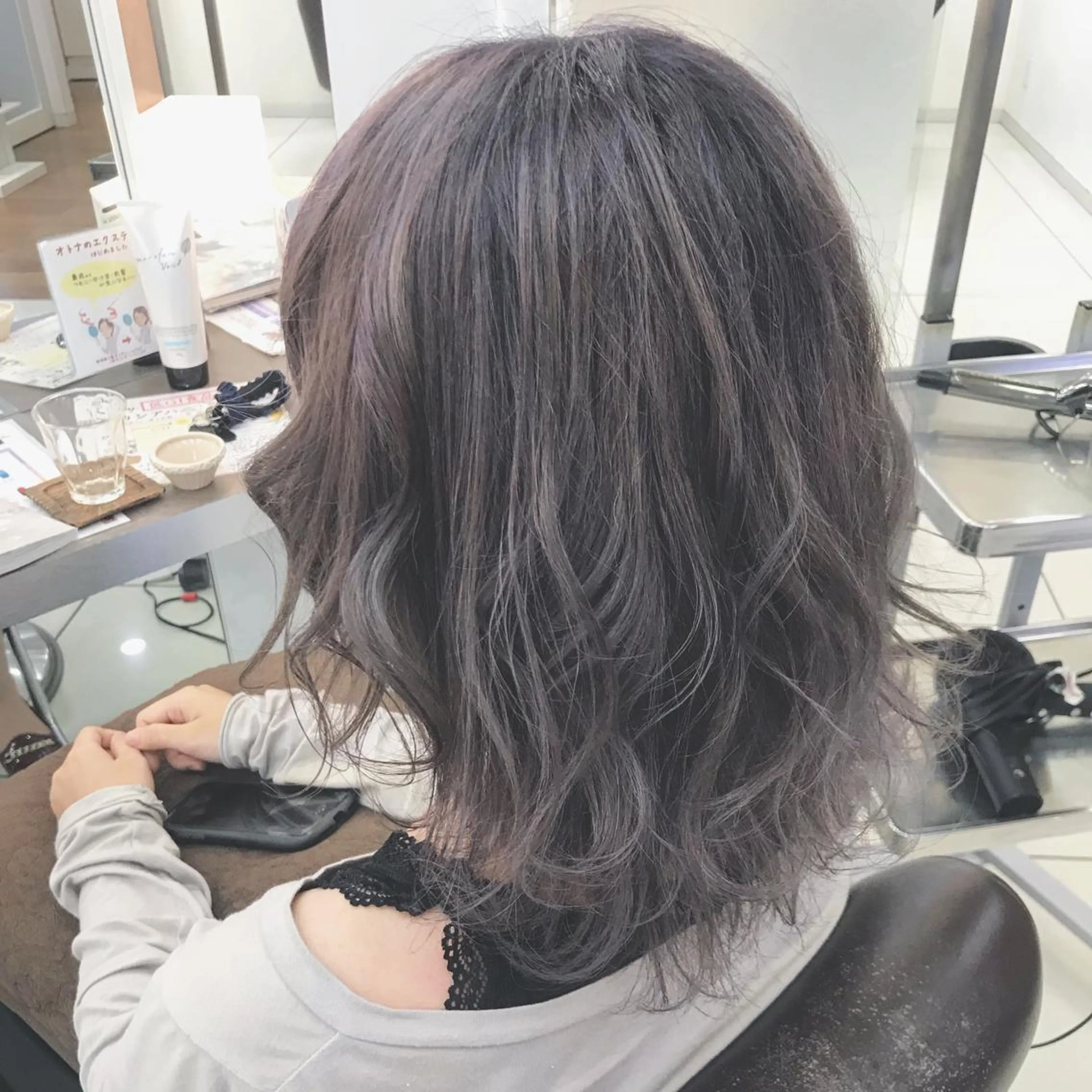 ミディアム カラー シールエクステ✨️韓 国羽エクステ🪽和希のヘアスタイル