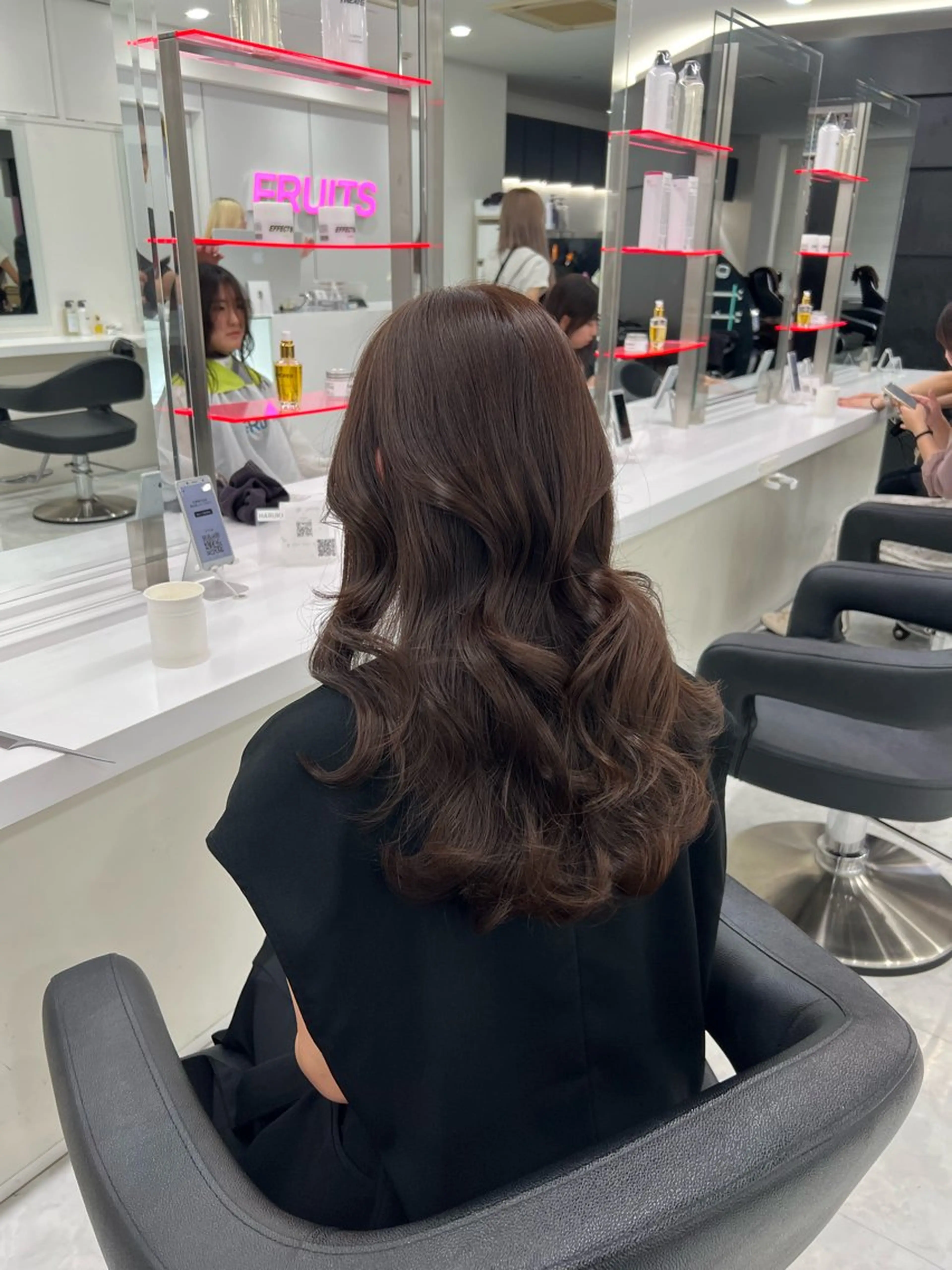 ロング カラー オリーブカラー🫒 レイヤーカット✂︎のヘアスタイル