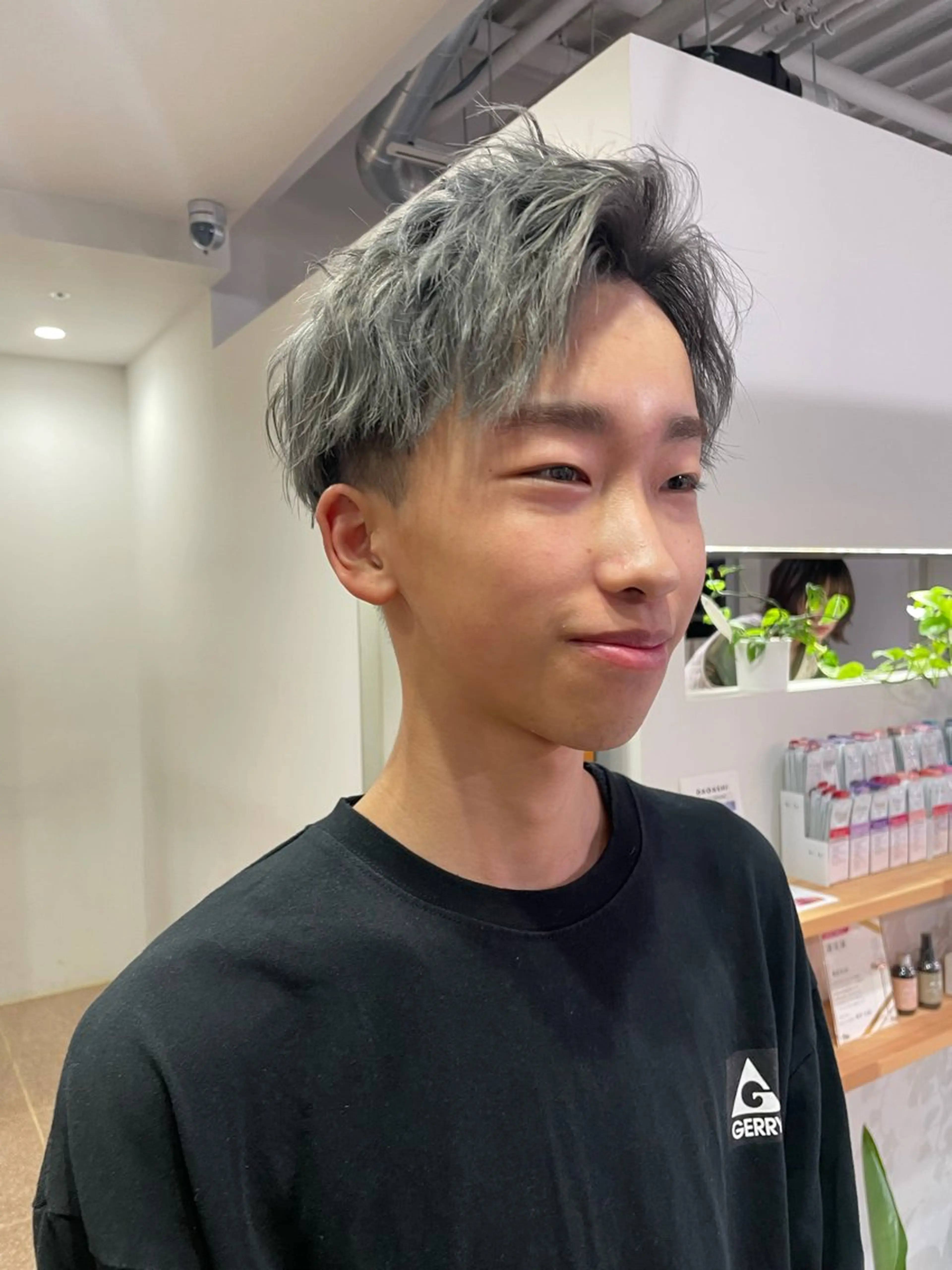 ショート カラー メンズ シルバー ヘアカラー ショートボブ /綾華のヘアスタイル