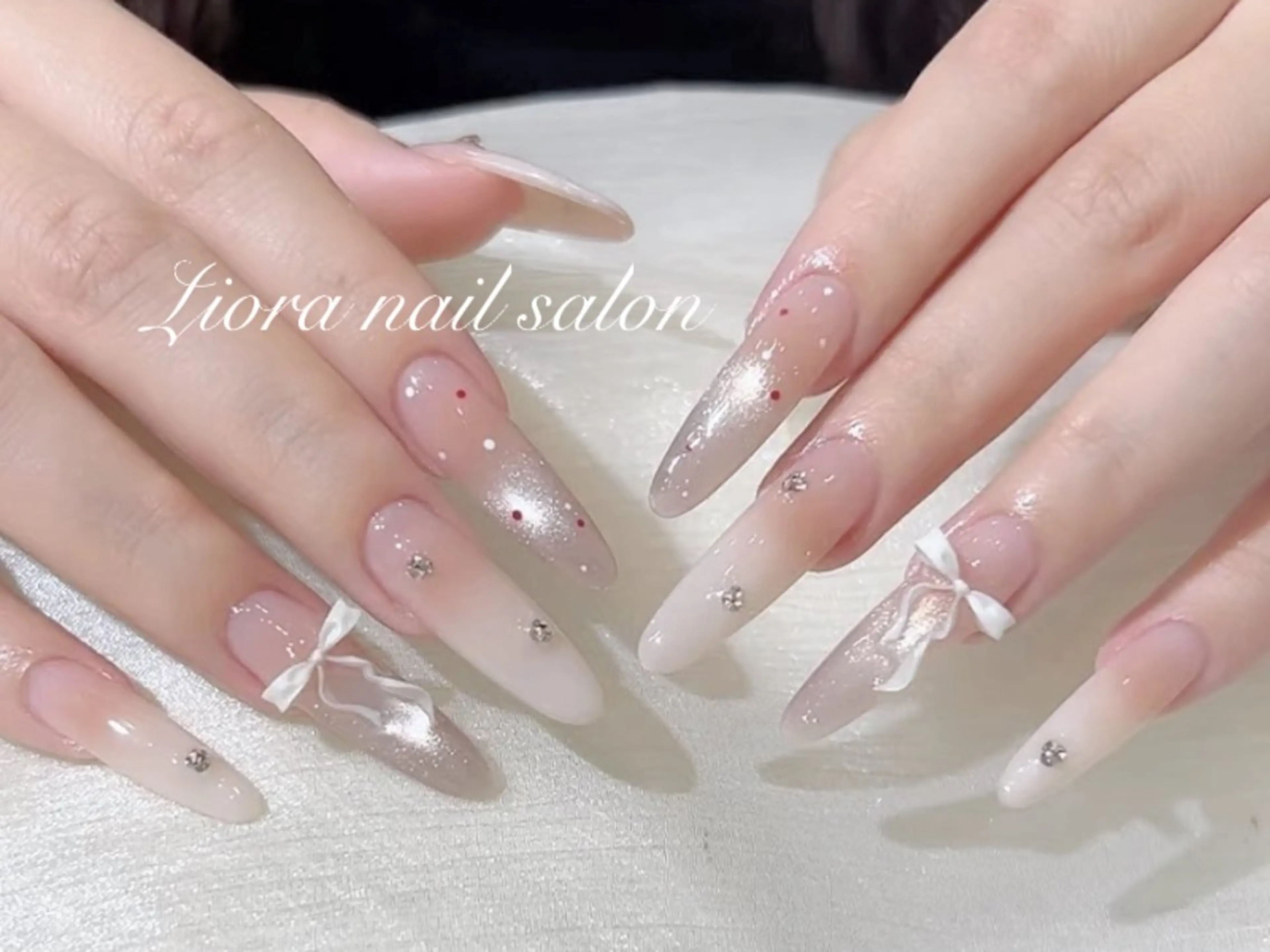 ネイル フレンチネイル ジェルネイル ガーリー グラデーション キラキラネイル ハンドネイル Liora nail 1のネイルデザイン