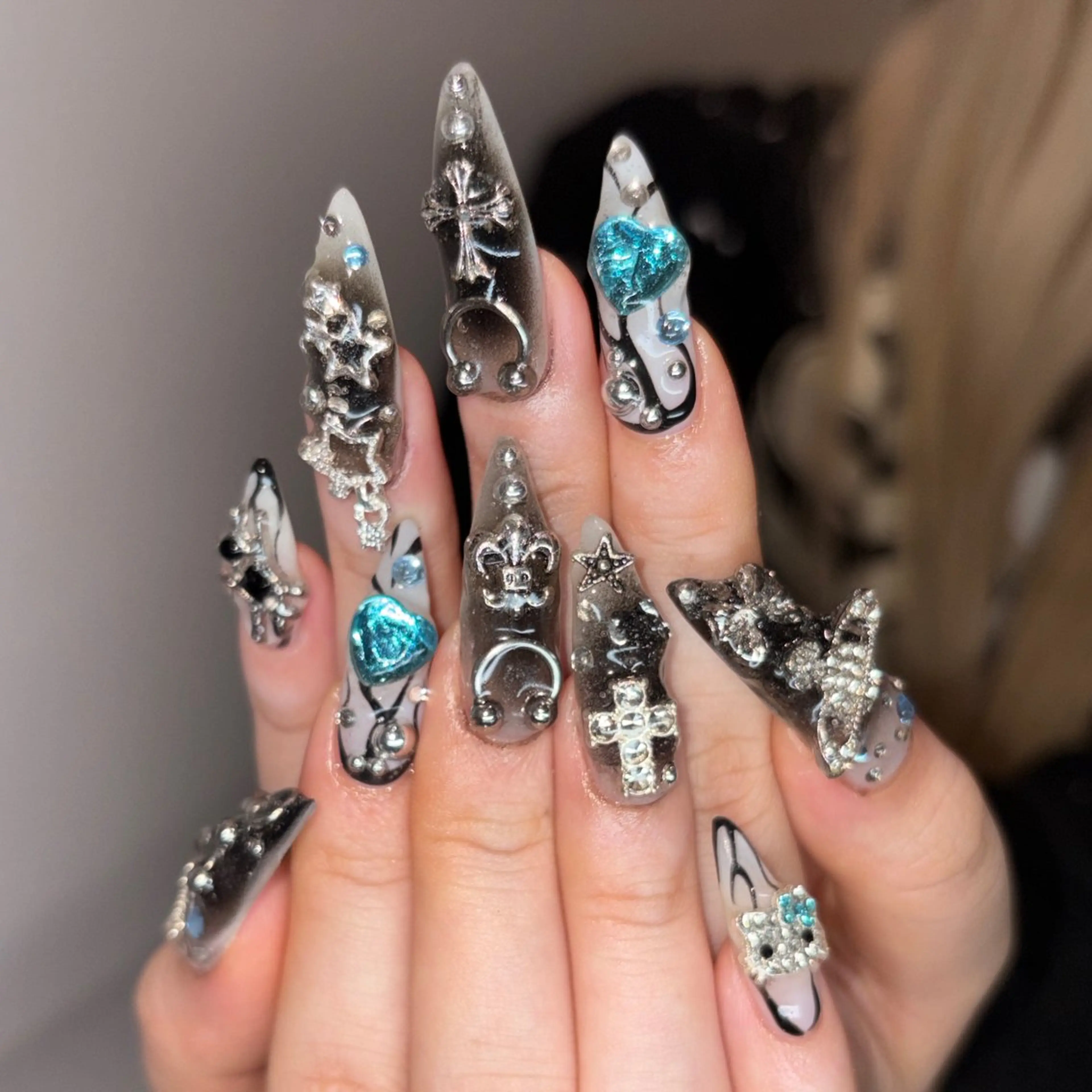 ネイル ハンドネイル 👽個性派ネイル🎀 komachiのマツエク・マツパデザイン