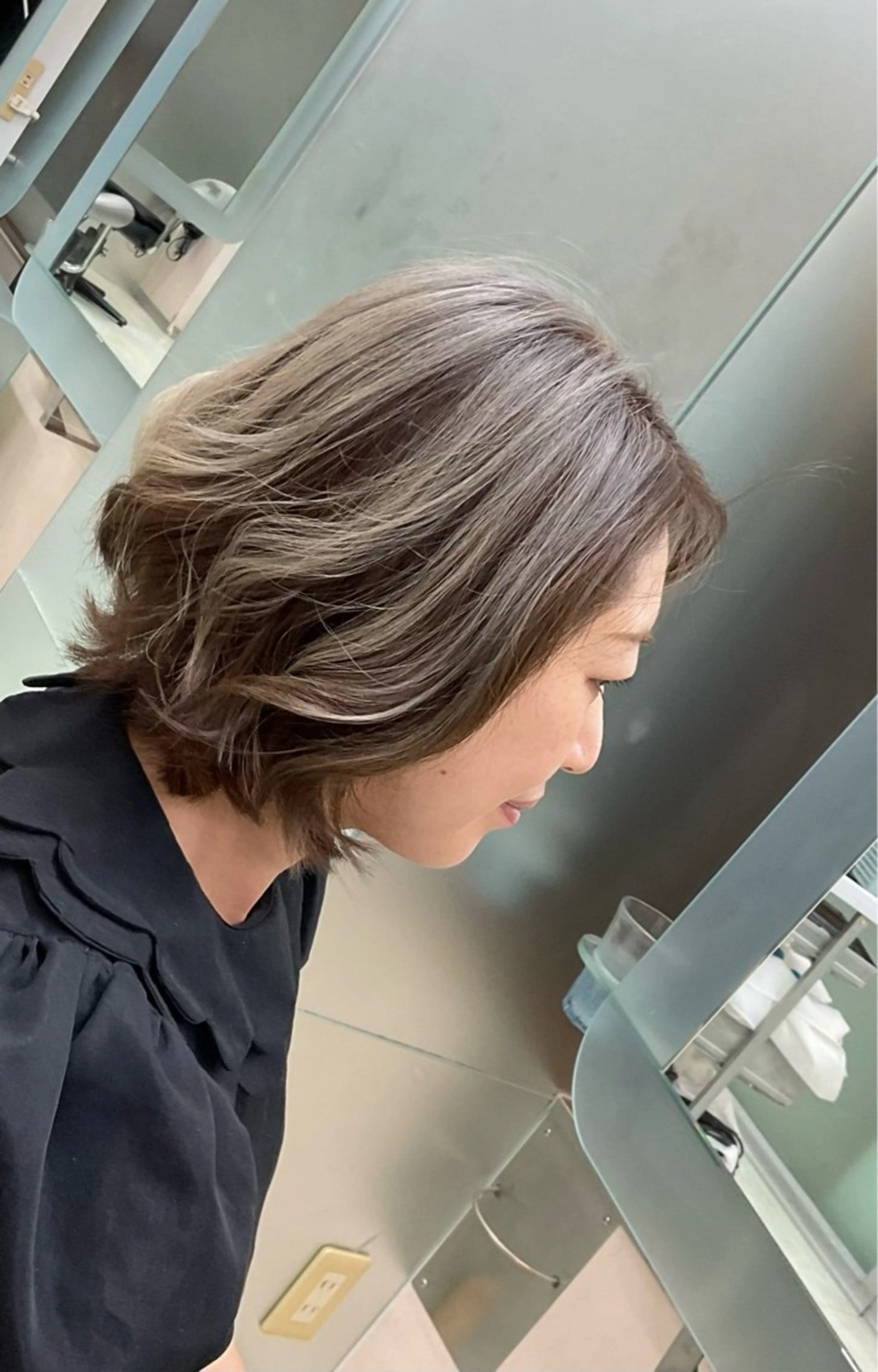 ミディアム カラー ブロンド au美容室所属・au栄矢場町 水素髪質改善Tのヘアスタイル