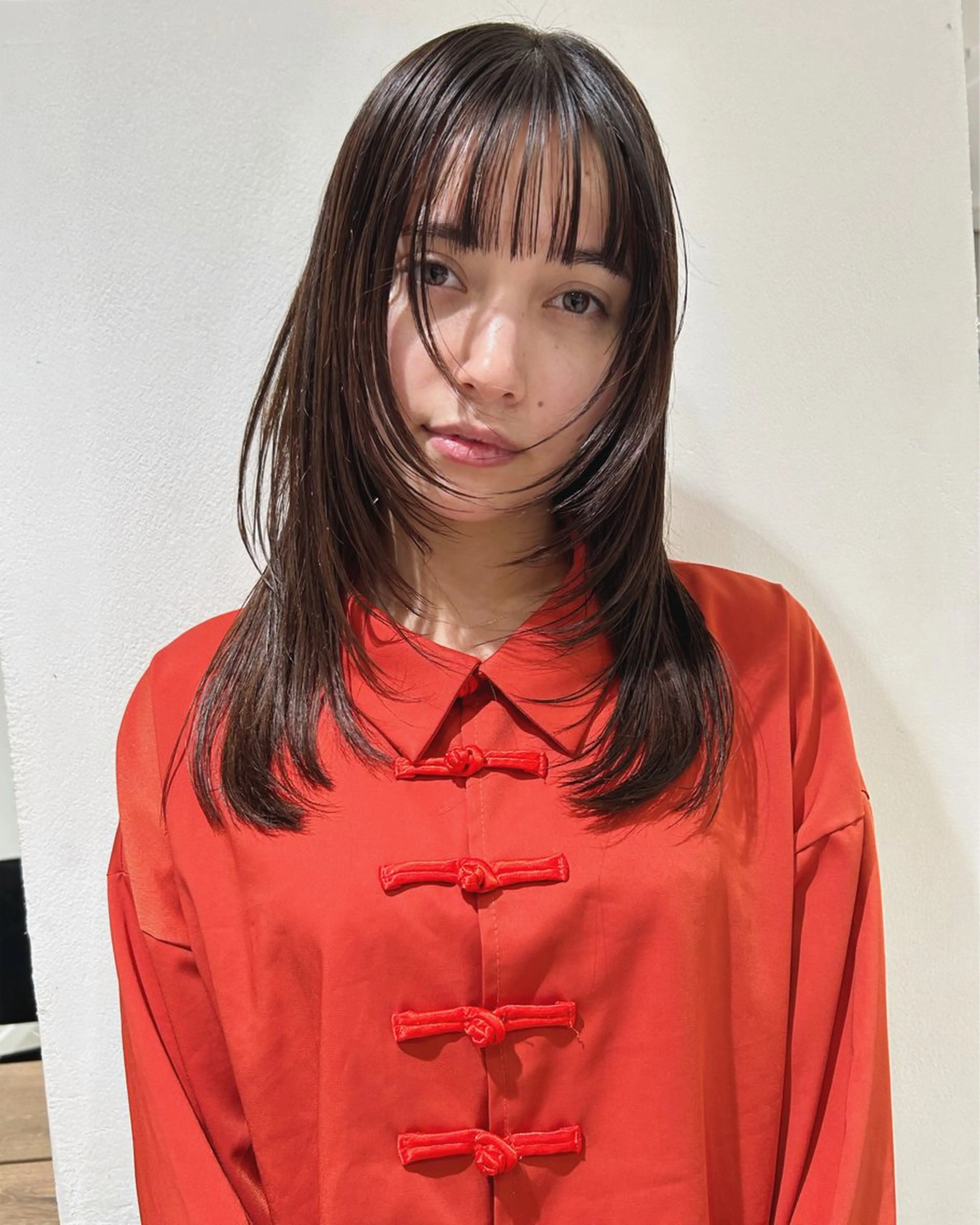 セミロング カラー レイヤーカット カット ヘアカラー トリートメント Loom.所属・村上雅人 ナチュラルモードのヘアスタイル