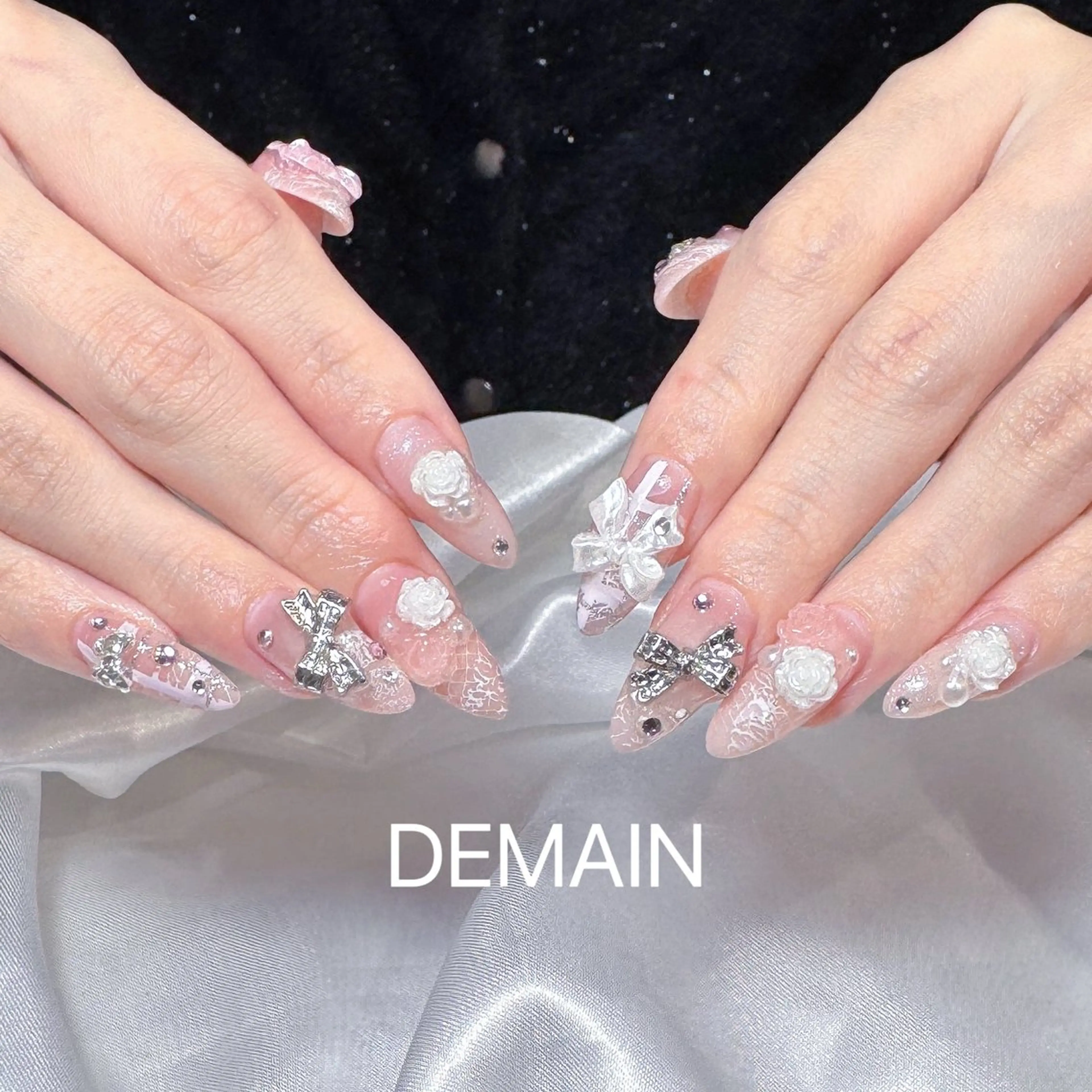 ネイル アートネイル オーロラネイル ガーリー キラキラネイル 韓国ネイル ハンドネイル DEMAIN- 🌸のネイルデザイン