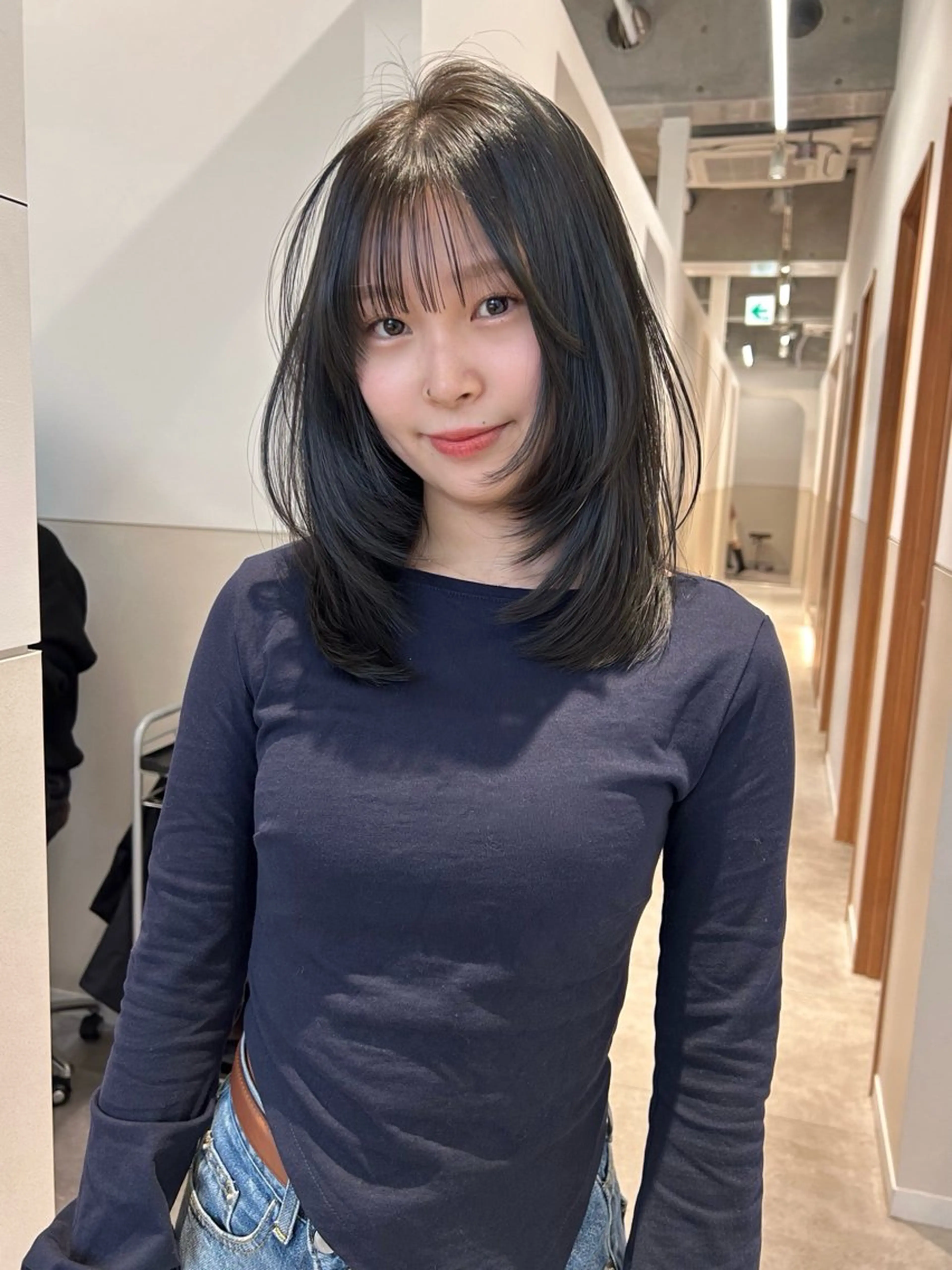 ミディアム カラー ミディアムレイヤー グレージュ オリーブグレージュ オリーブグレー レイヤーカット カット ヘアカラー トリートメント レイヤーカット🎀 yuiのヘアスタイル