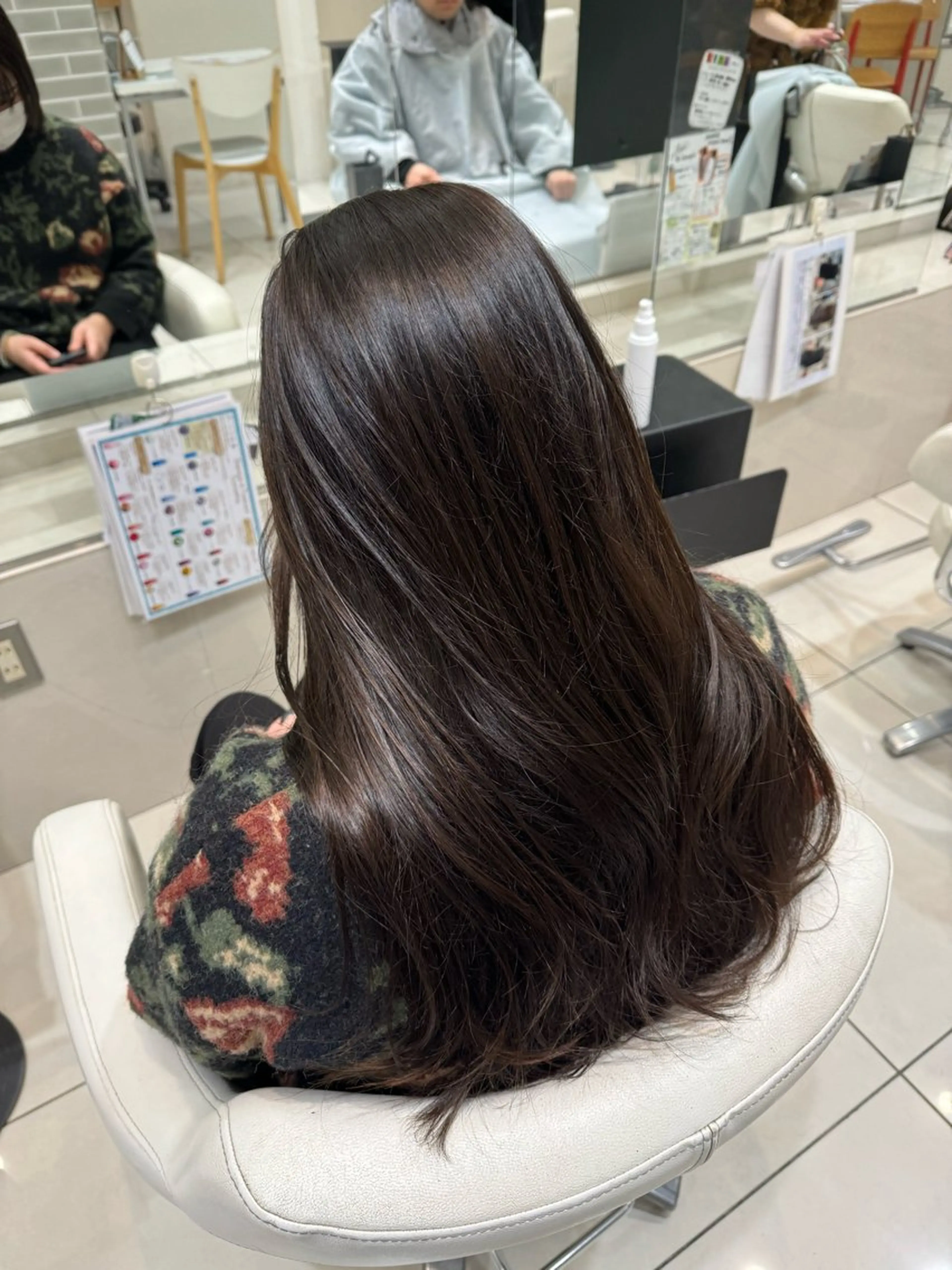 ロング カット 縮毛矯正 ☃️顔周りレイヤー グレージュSHUTOのヘアスタイル